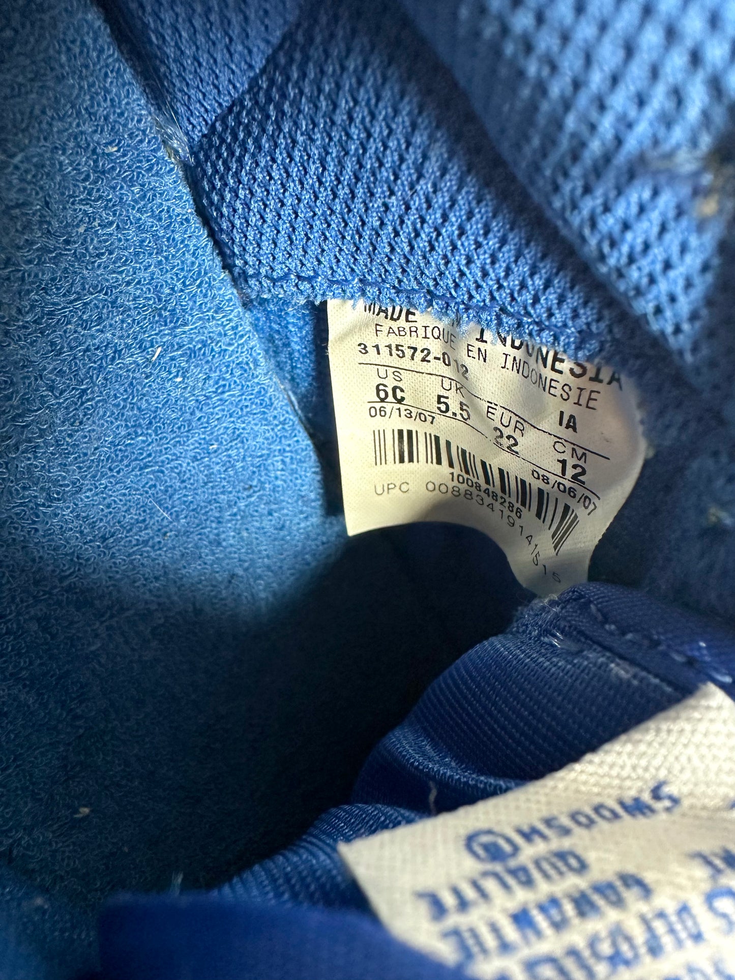 Grey Nike Blue Laces Sneakers / Size 6 Toddler