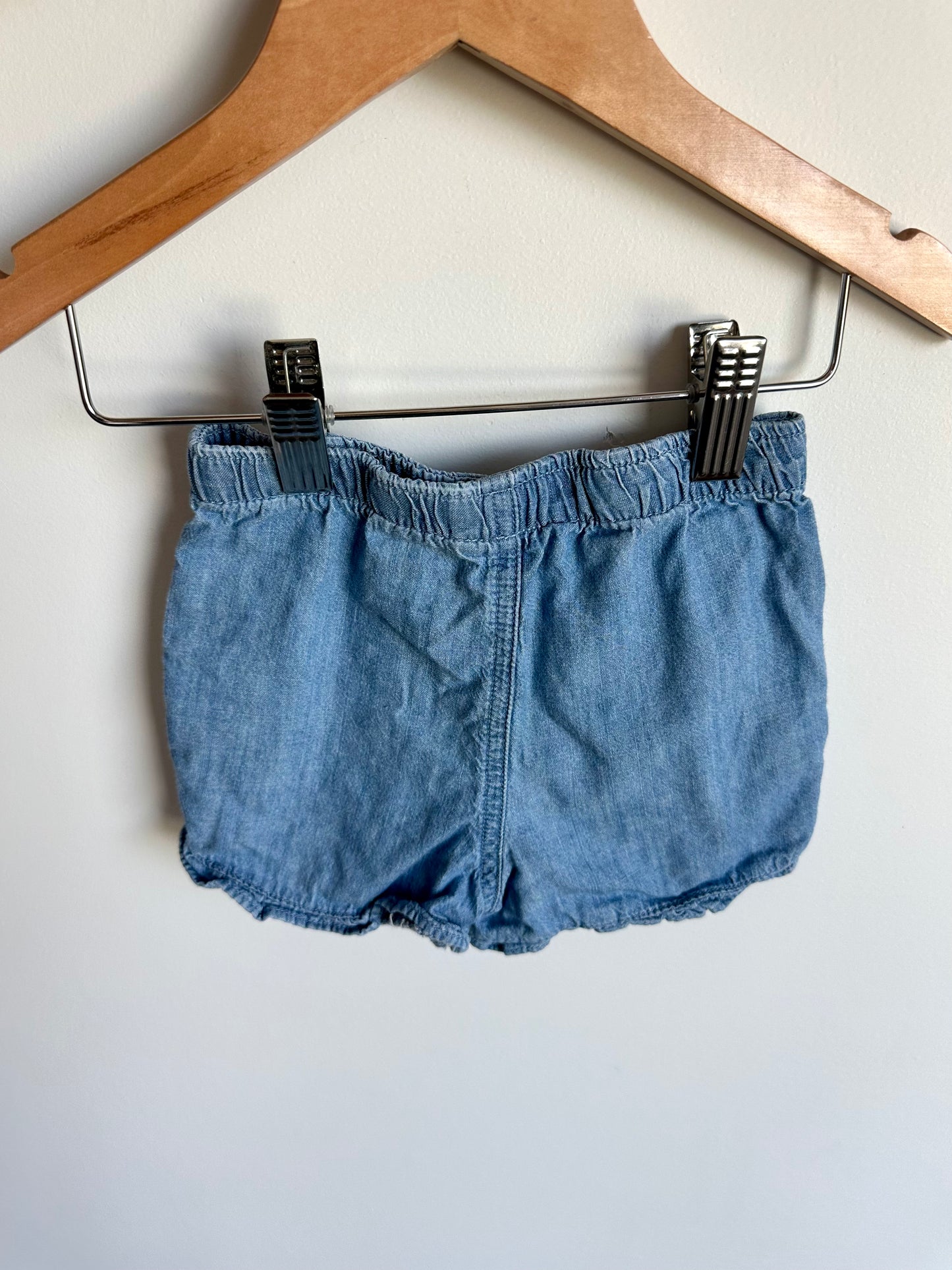 Chambray Ruffle Shorts / 12-18m
