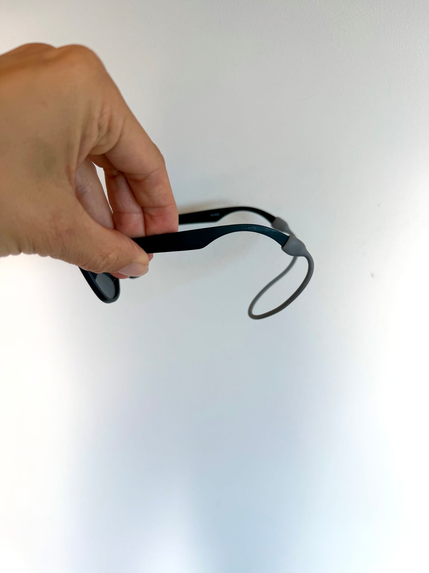 Baby Strap Sunglasses / 0-12m?