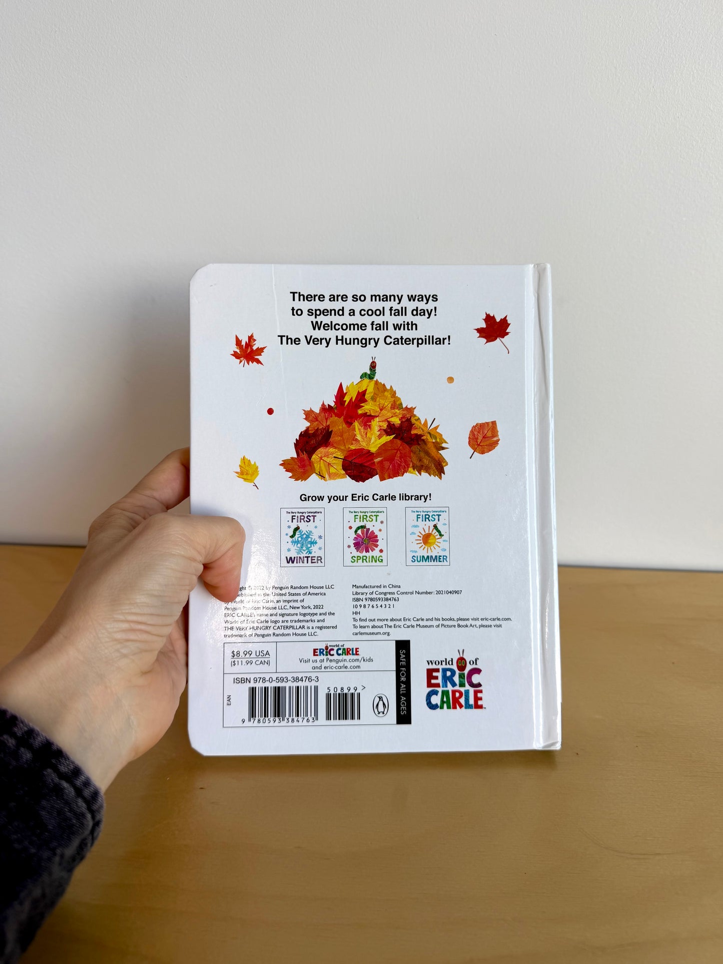 The Very Hungry Caterpillar: First Fall Book / 0-2 years