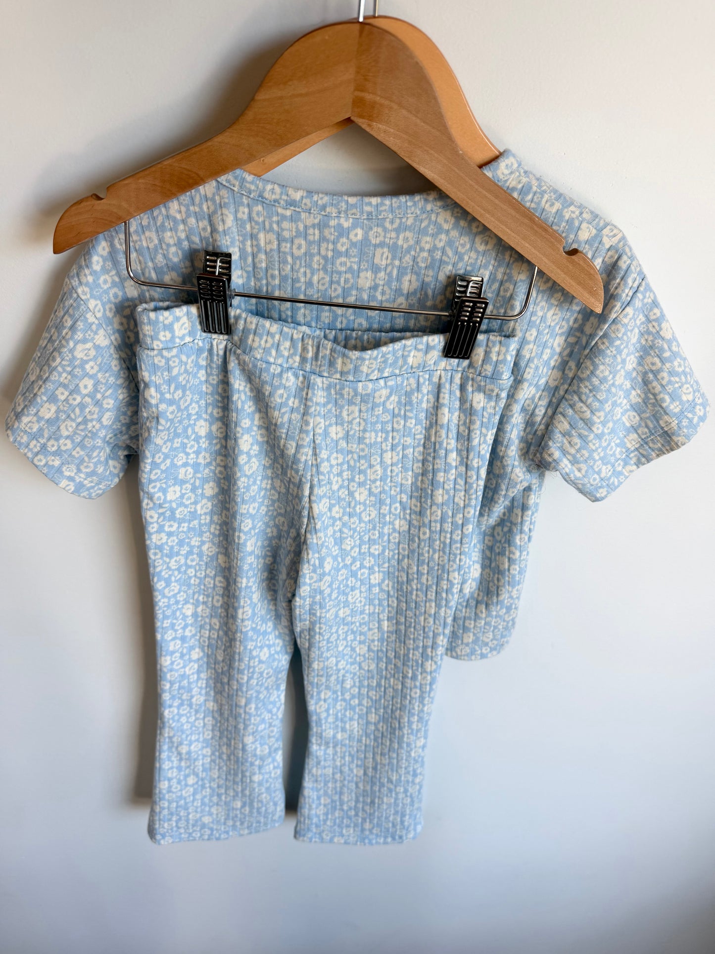 Blue Floral T-shirt + Pants Set / 4T