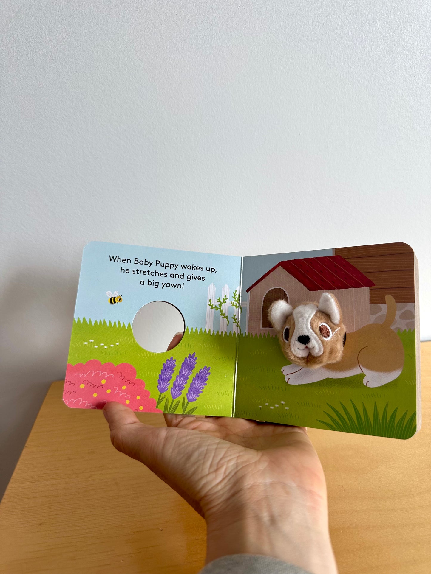 Baby Puppy Puppet Book / 0-2 years