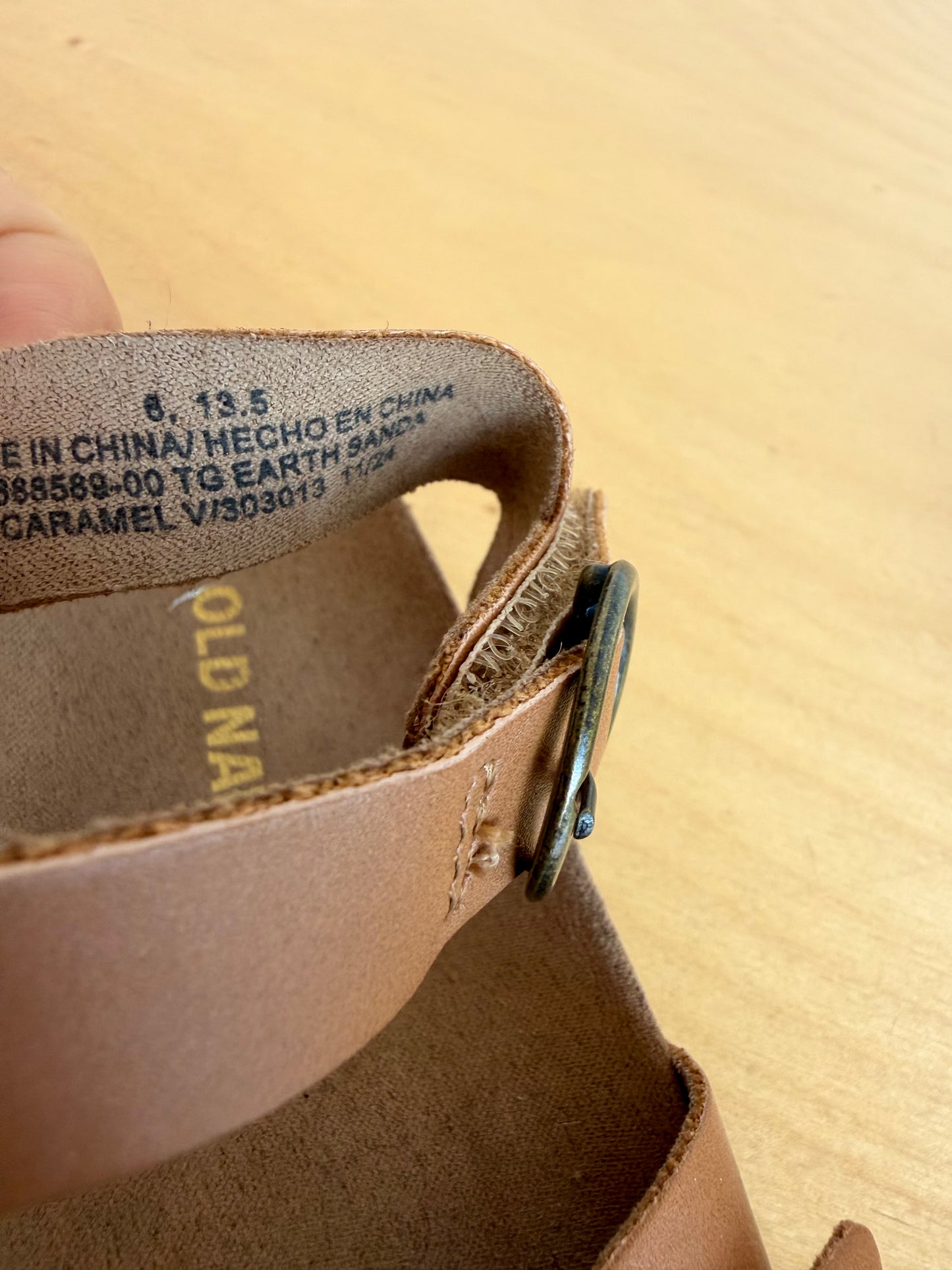 Tan Strap Sandals / 5 Toddler