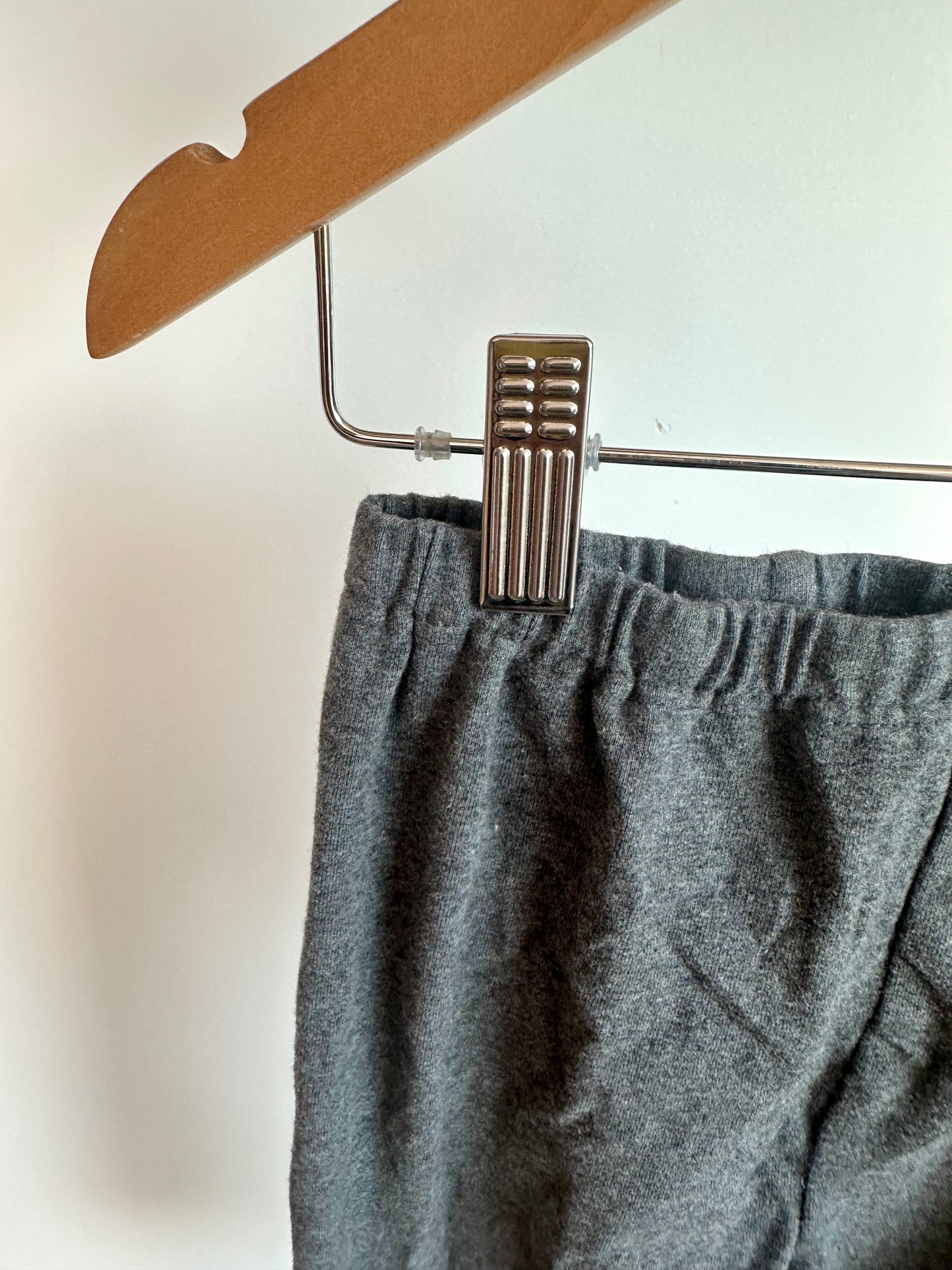Grey Leggings with Back Pocket / 2T?
