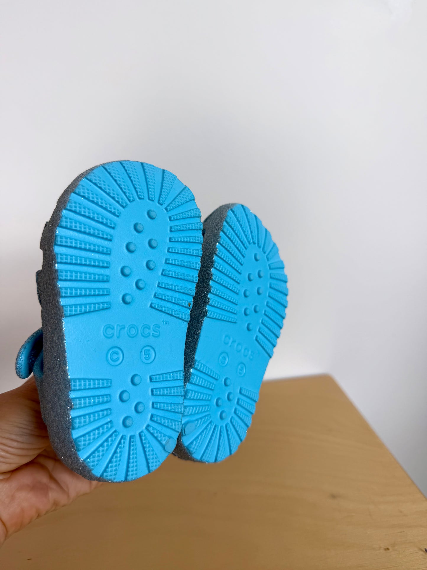 Crocs Blue Sparkle Sandals / Size 5 Toddler