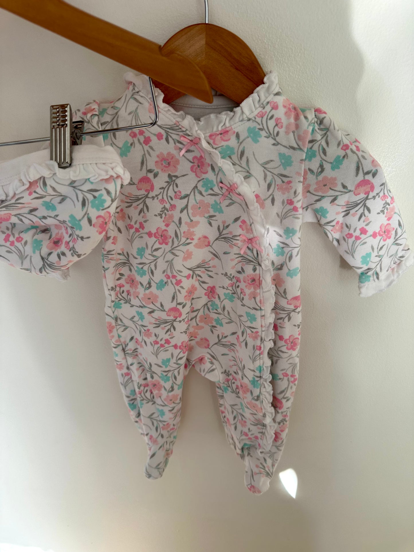 Side Snap Floral Jumpsuit or Sleeper with Hat / 3m