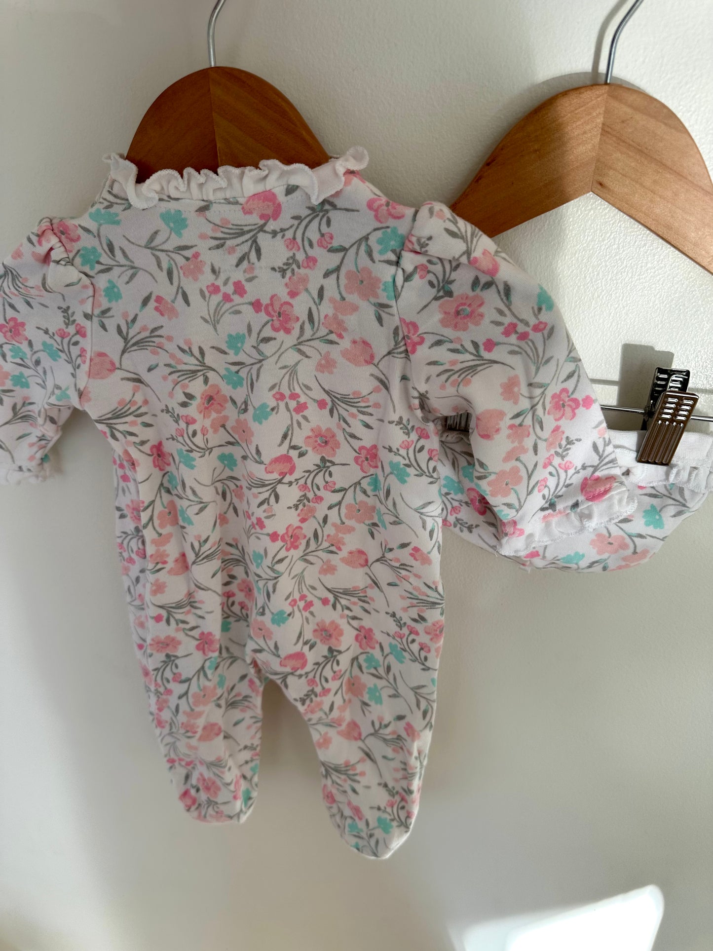 Side Snap Floral Jumpsuit or Sleeper with Hat / 3m