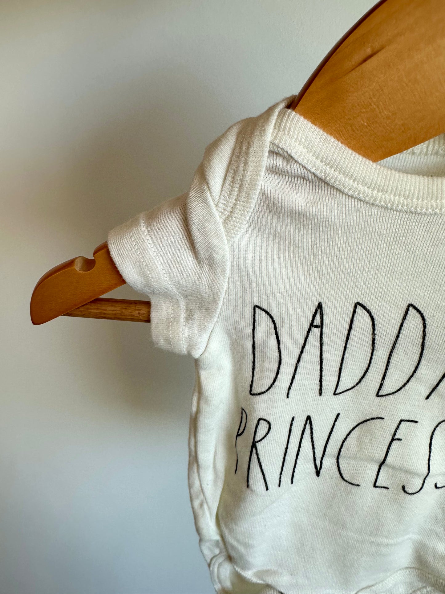 Rae Dunn Daddy's Princess Bodysuit / 0-3m