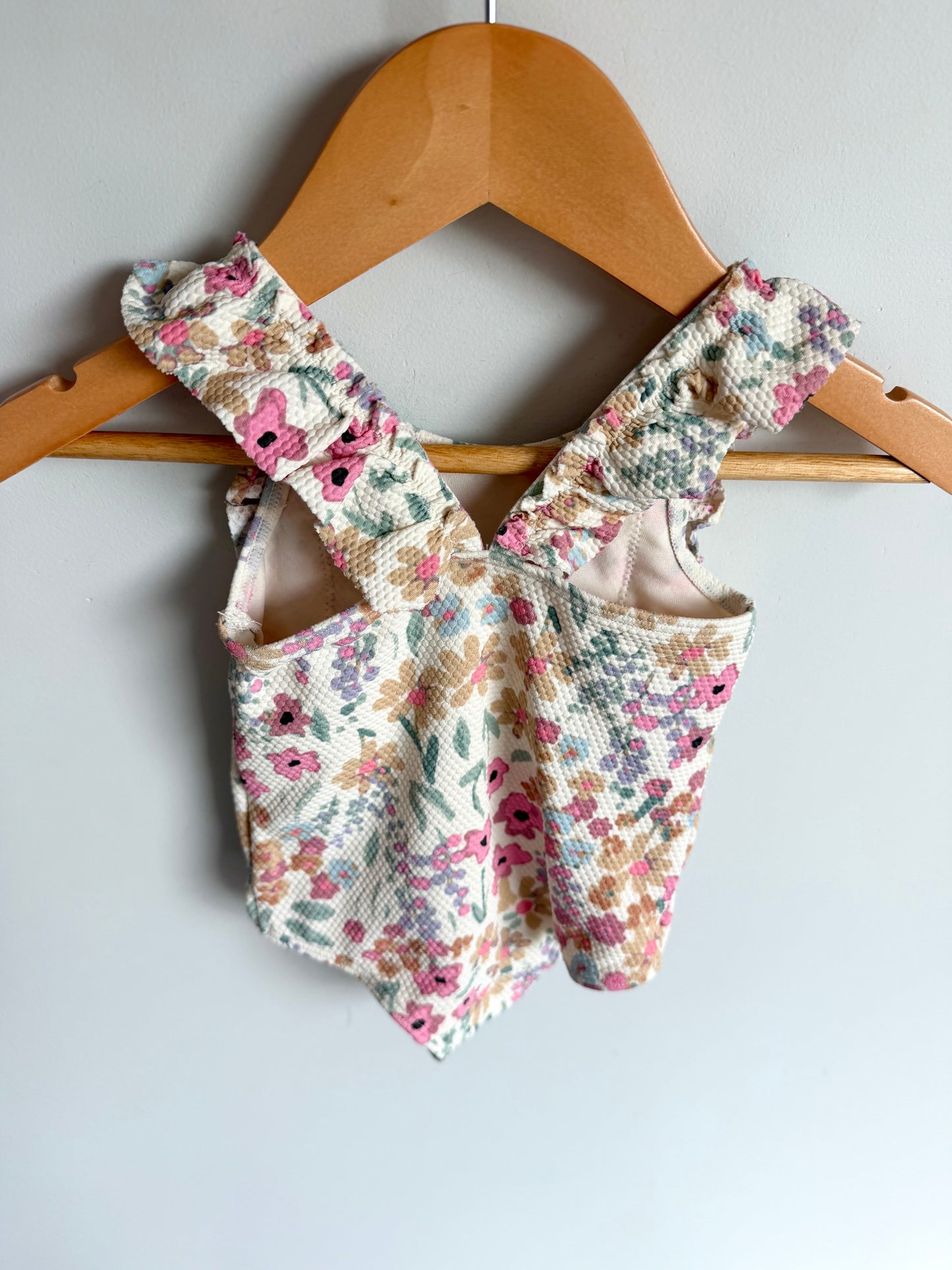 H&M Floral Ruffle Swimsuit / 4-6m
