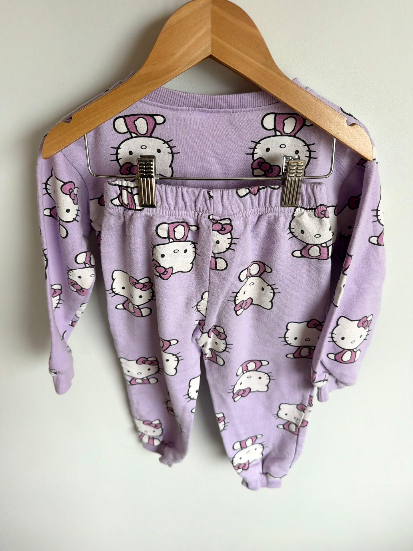 Hello Kitty Lilac Sweater + Pants Set / 4T