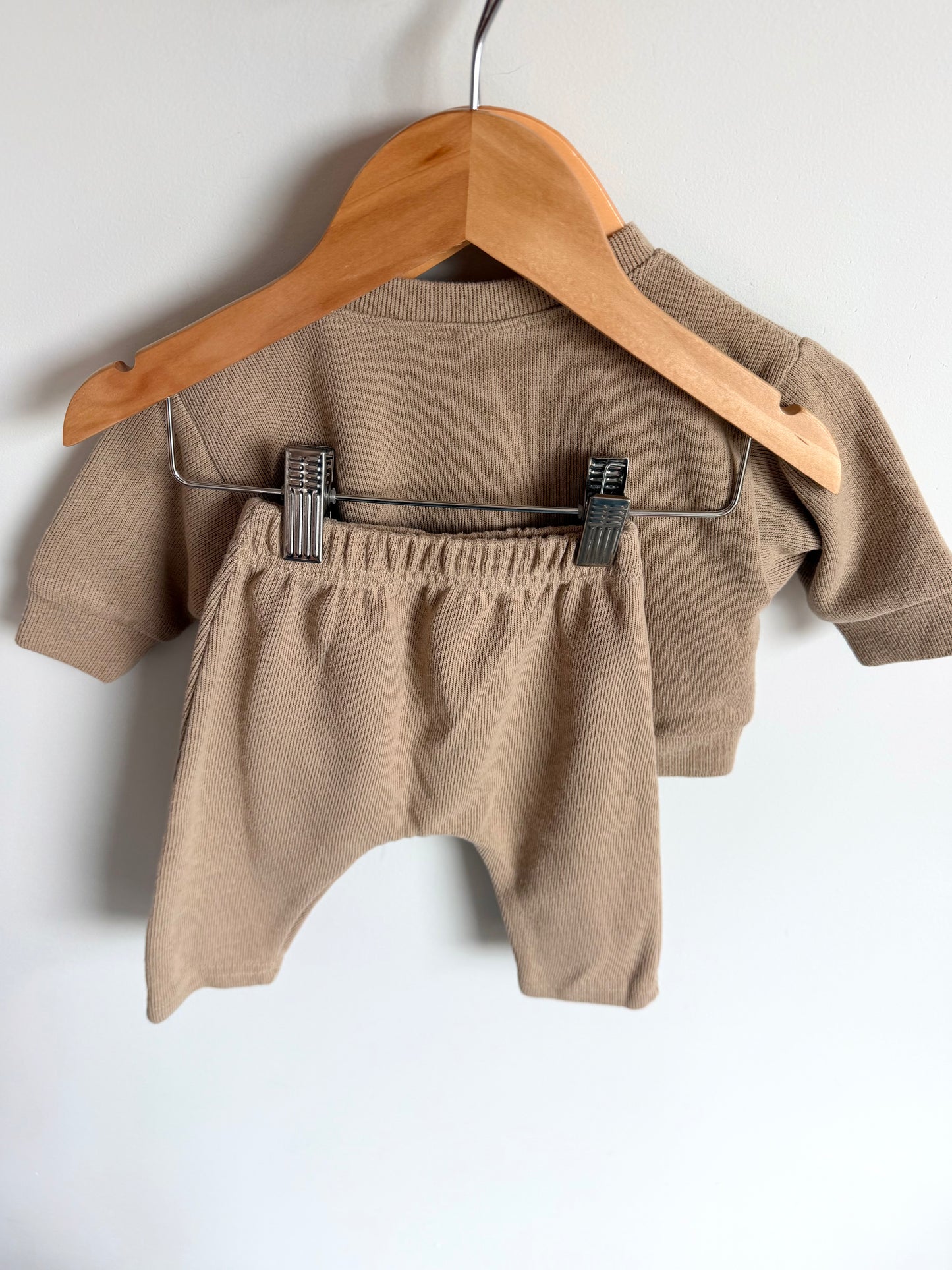 Hey Cutie Sweater + Pants Set / 0-3m