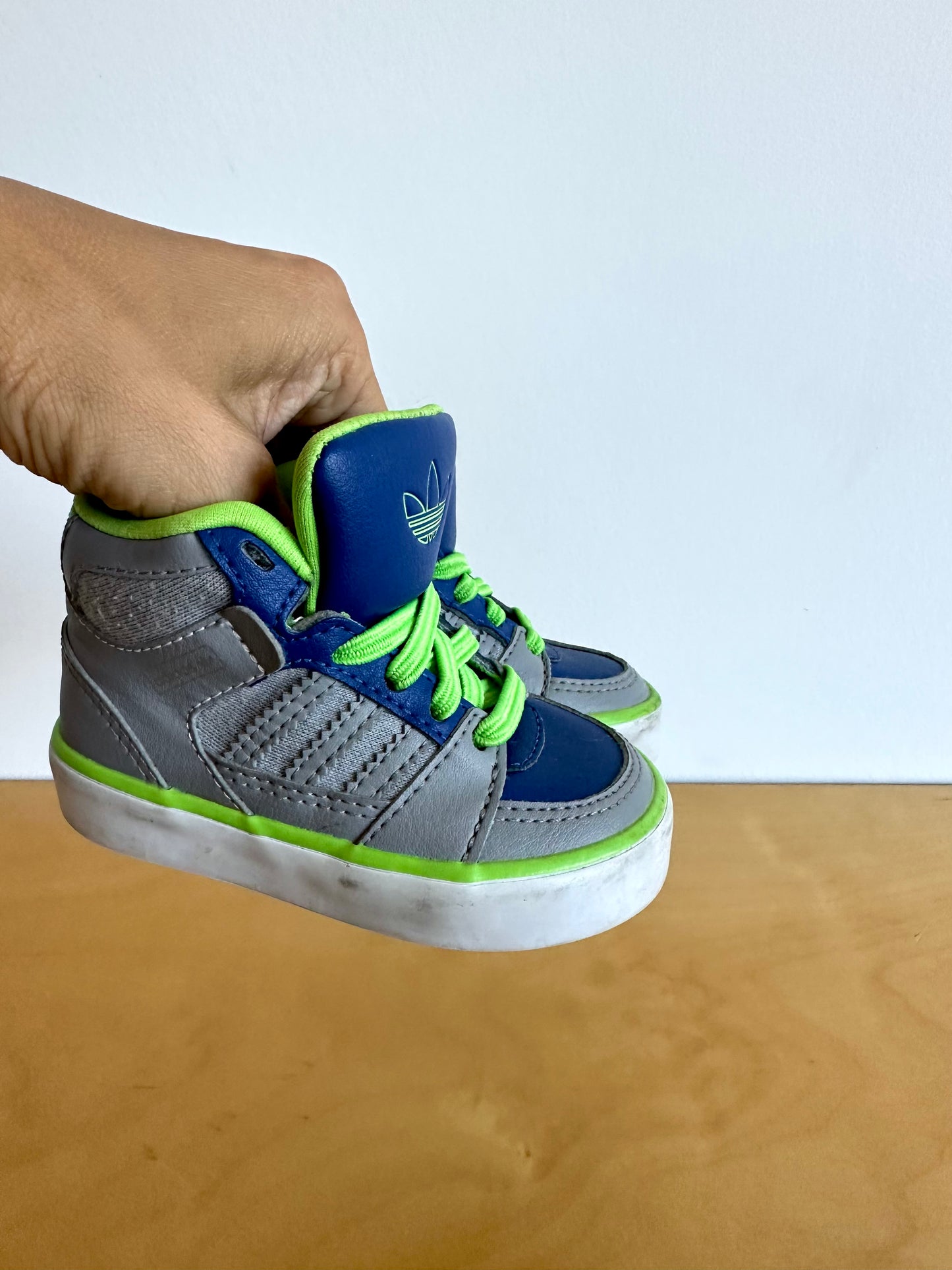 Adidas High Top Grey Blue Green Sneakeres / Size 4 Infant