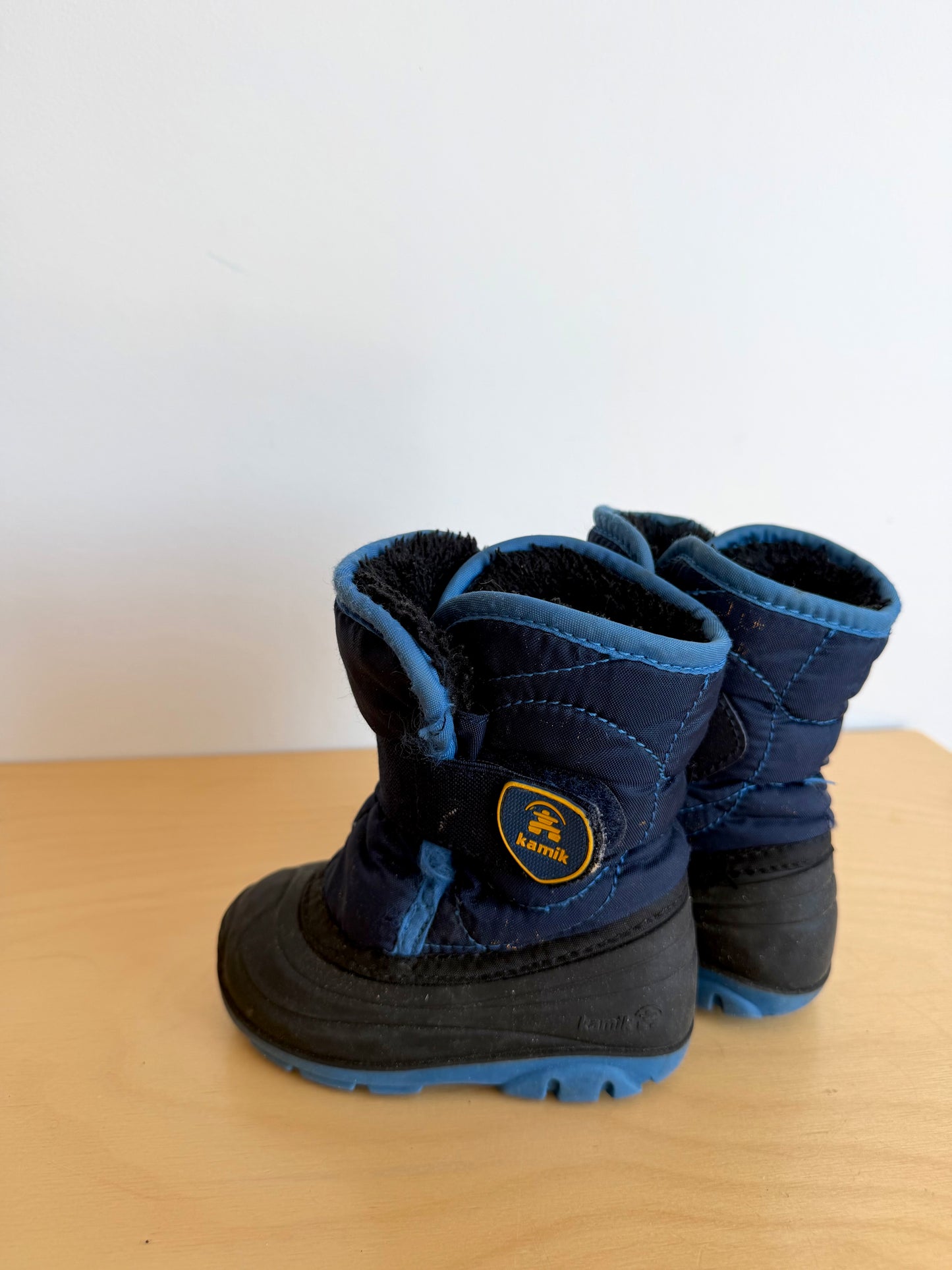 Kamik Winter Blue Trim Boots / Size 5 Toddler