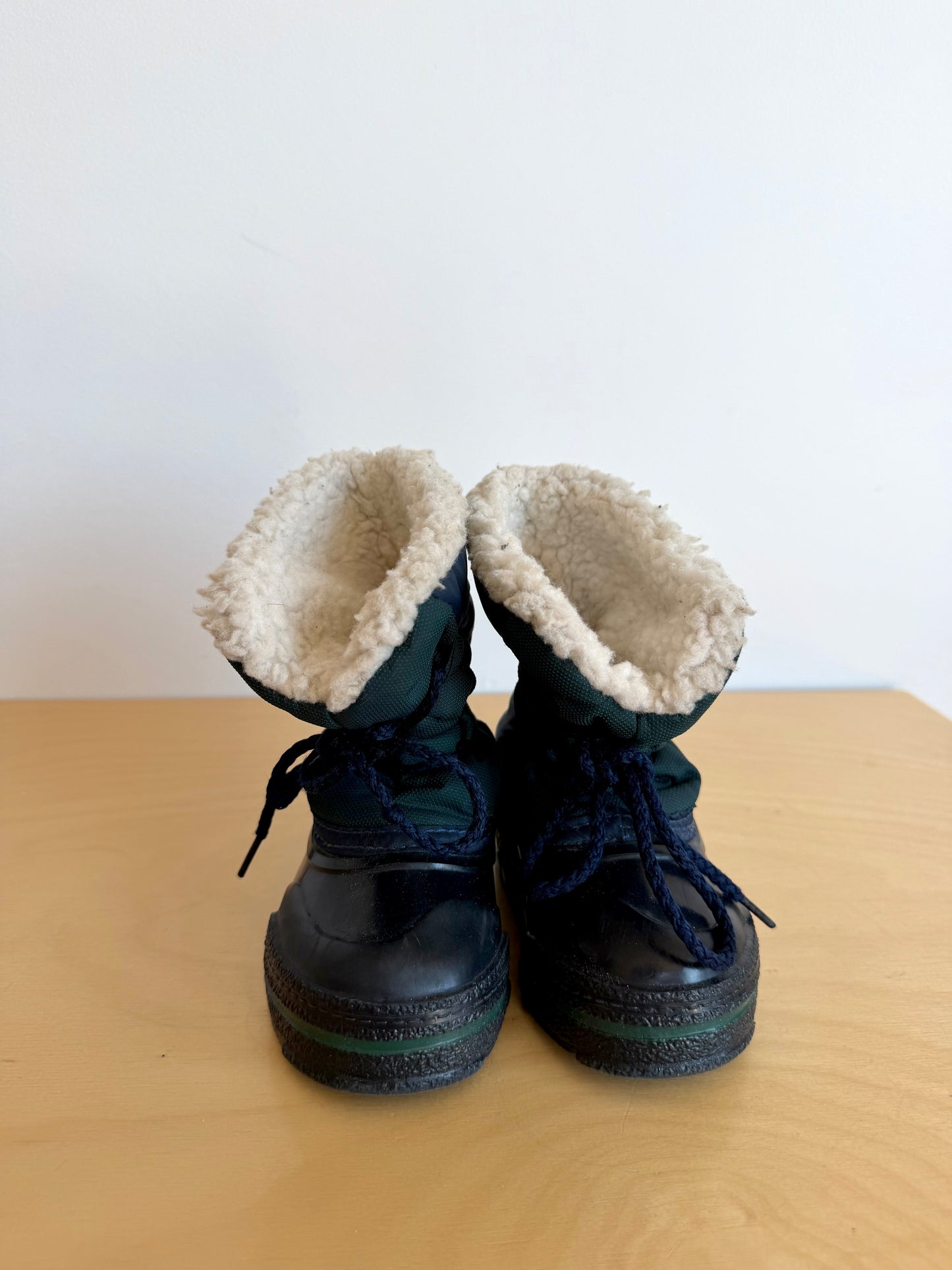 Made in Canada Winter Boots / Size 6 toddler