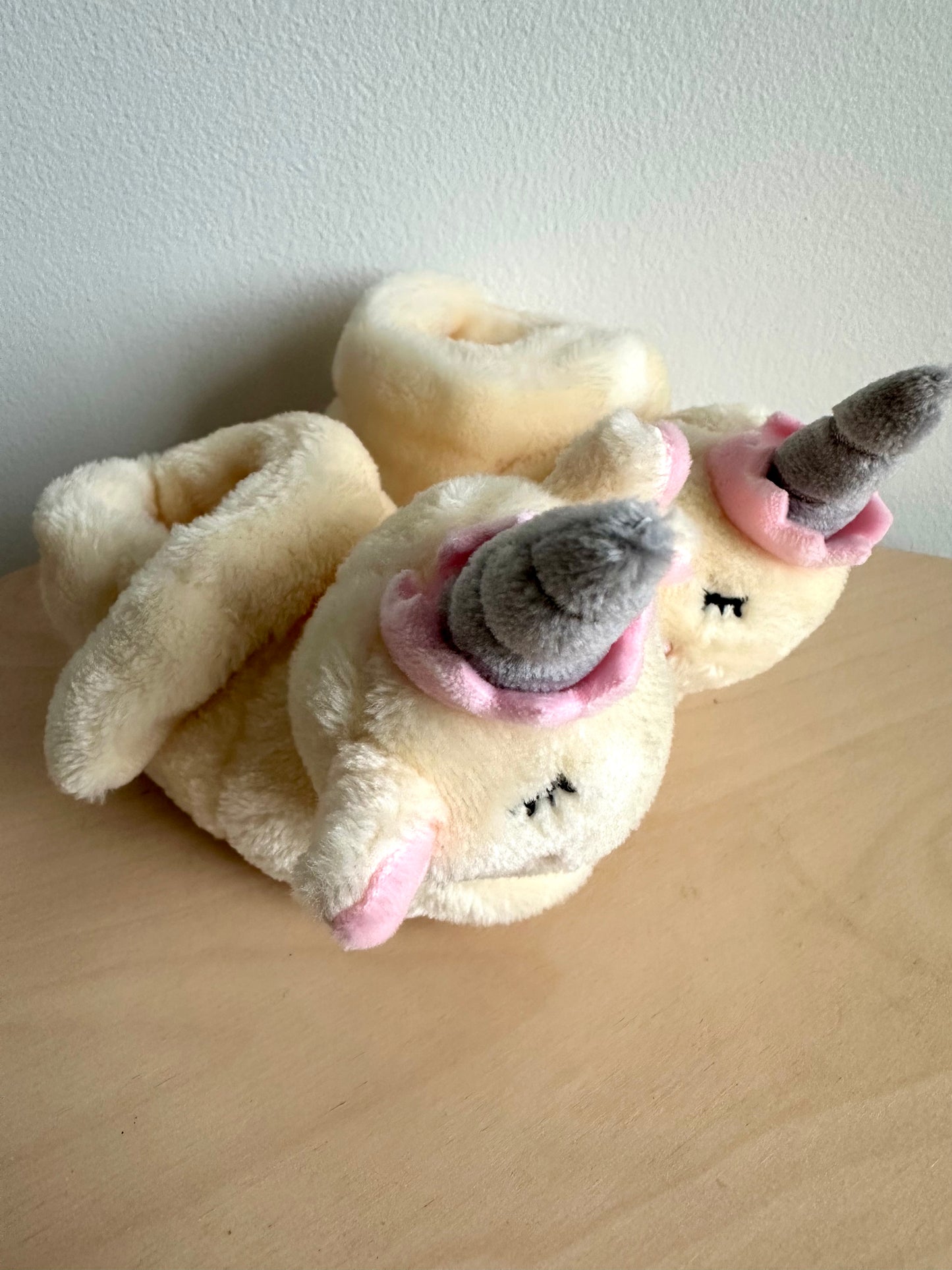 Unicorn Slippers / Size 4 Toddler?
