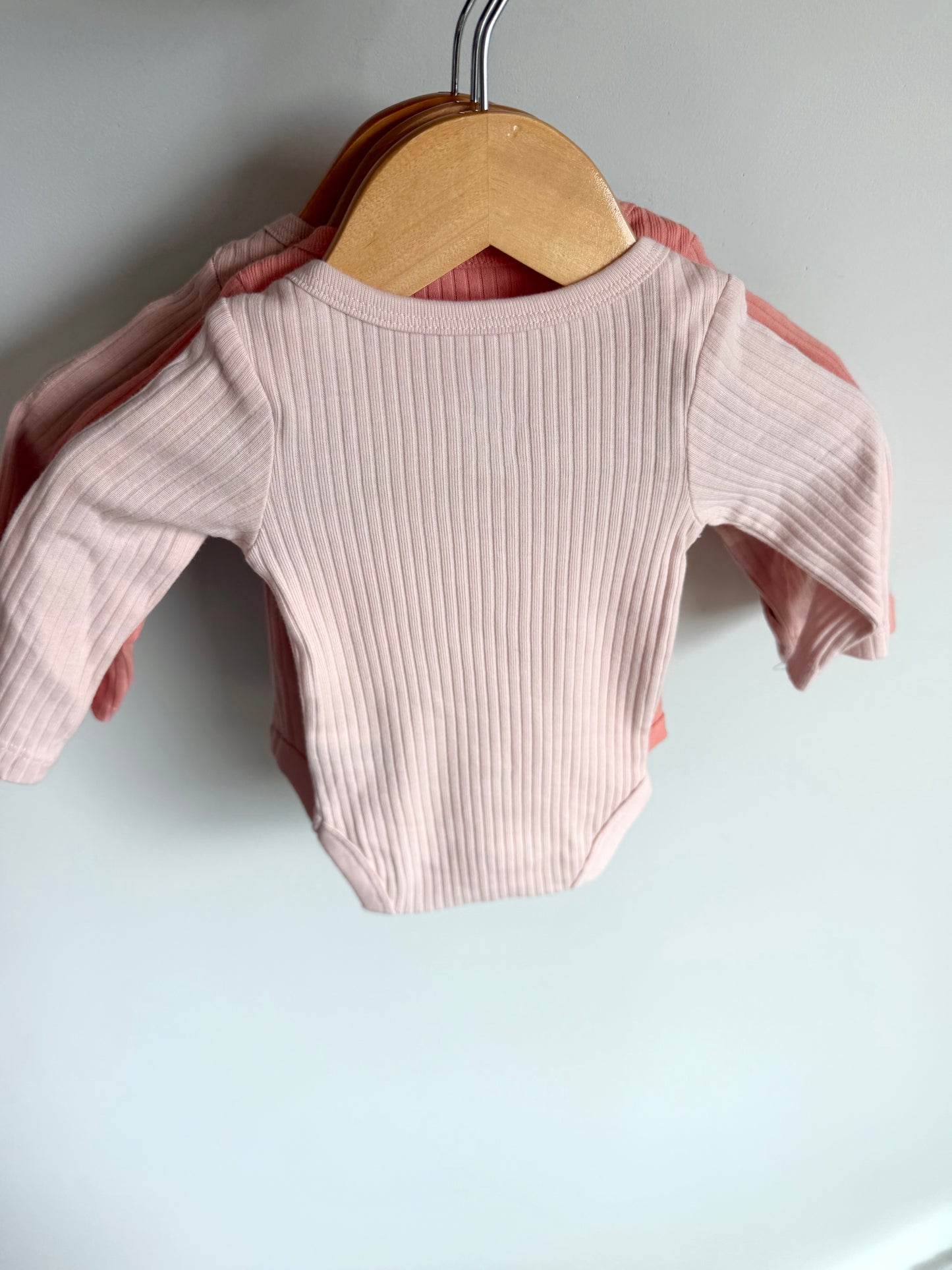 Ribbed Pinks Bodysuits (With Tags) / 0m