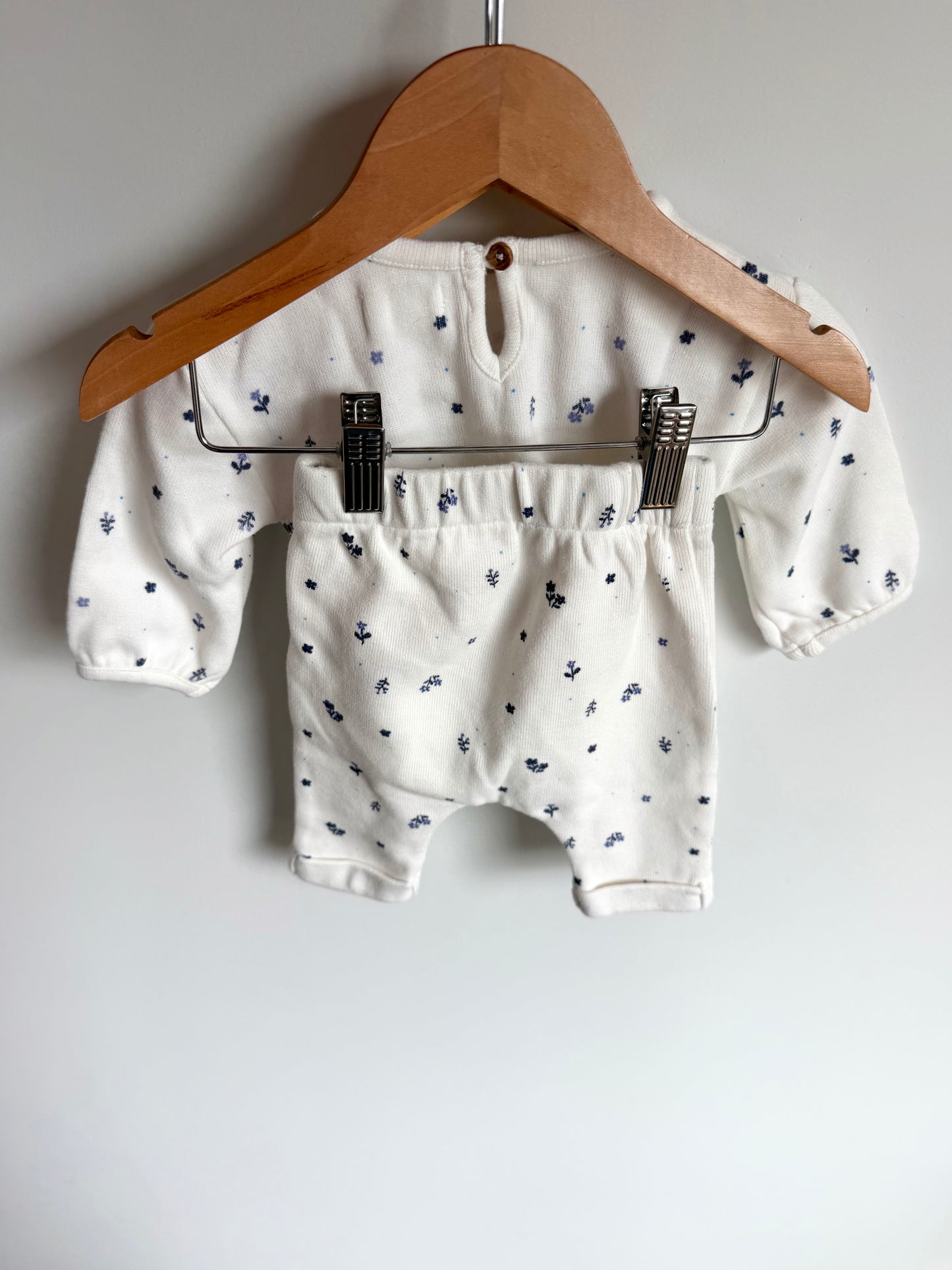 White with Purple Flower Sweater + Pants Set / 0-3m
