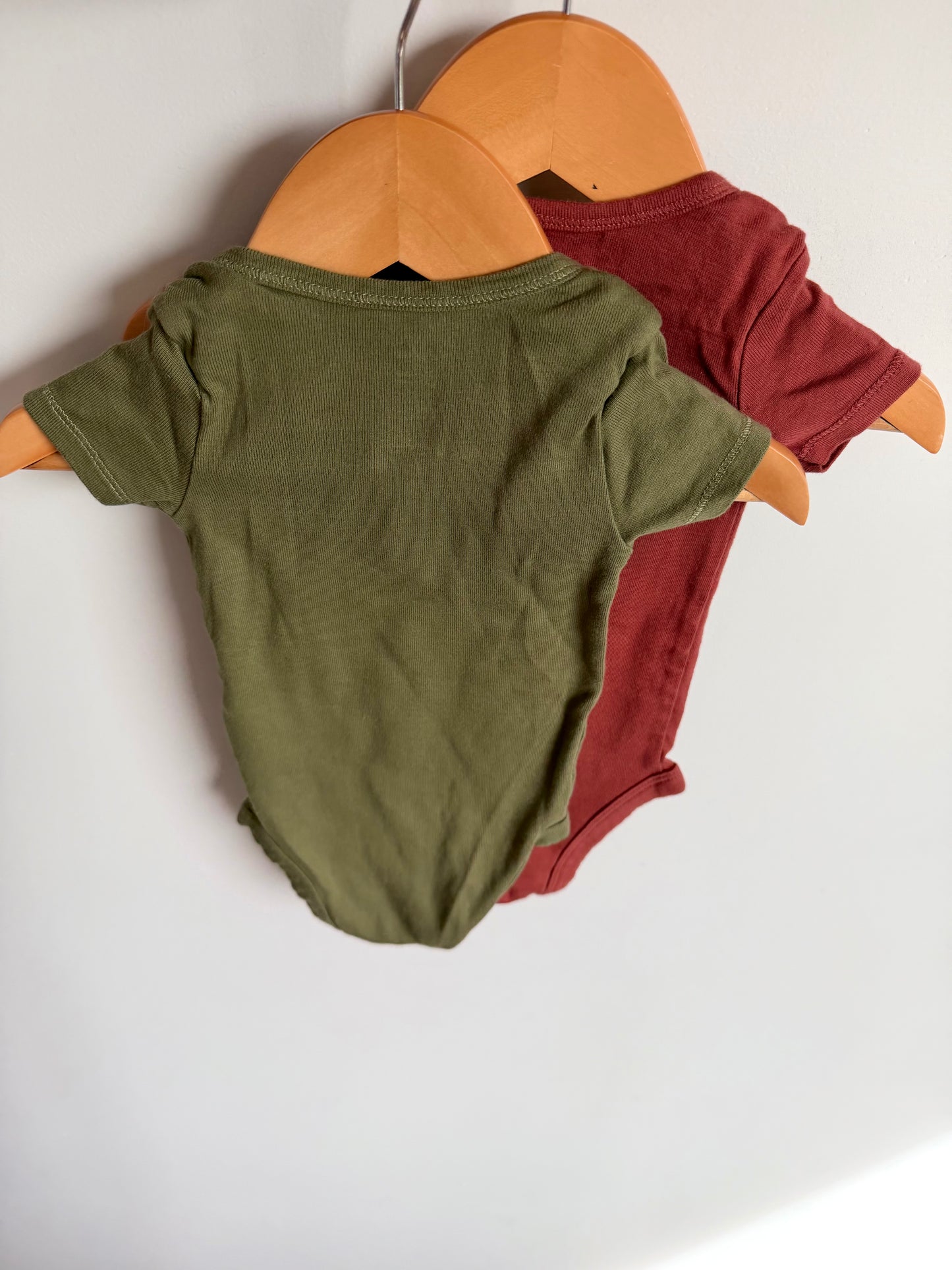 Green, Crimson Bodysuits (2) / 6m