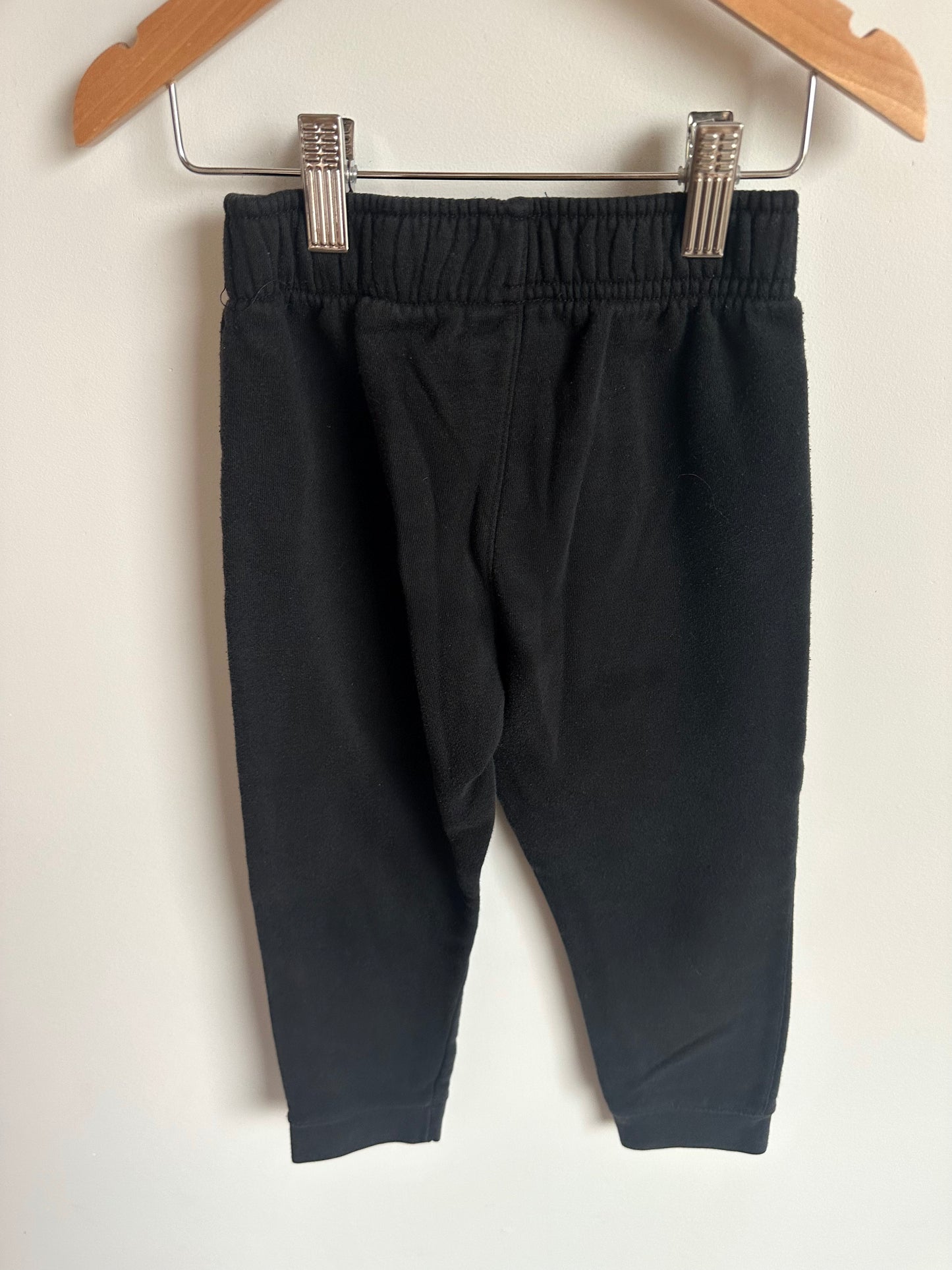 Nike Black Sweatpants (PLAY)/ 5-6 years