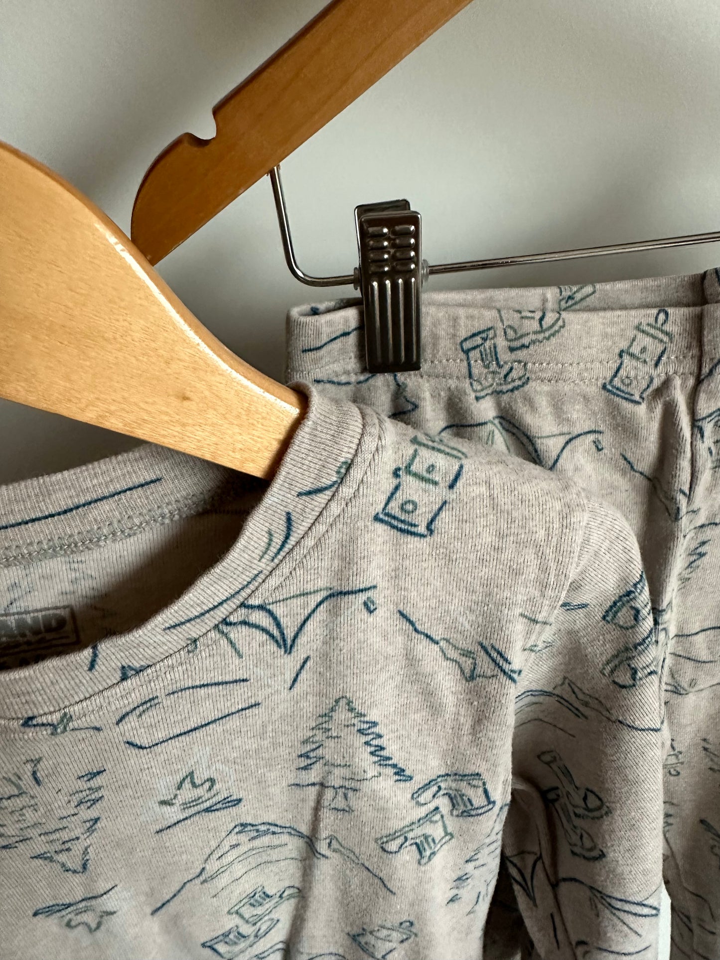 Grey Mountain PJ Set / 6 years