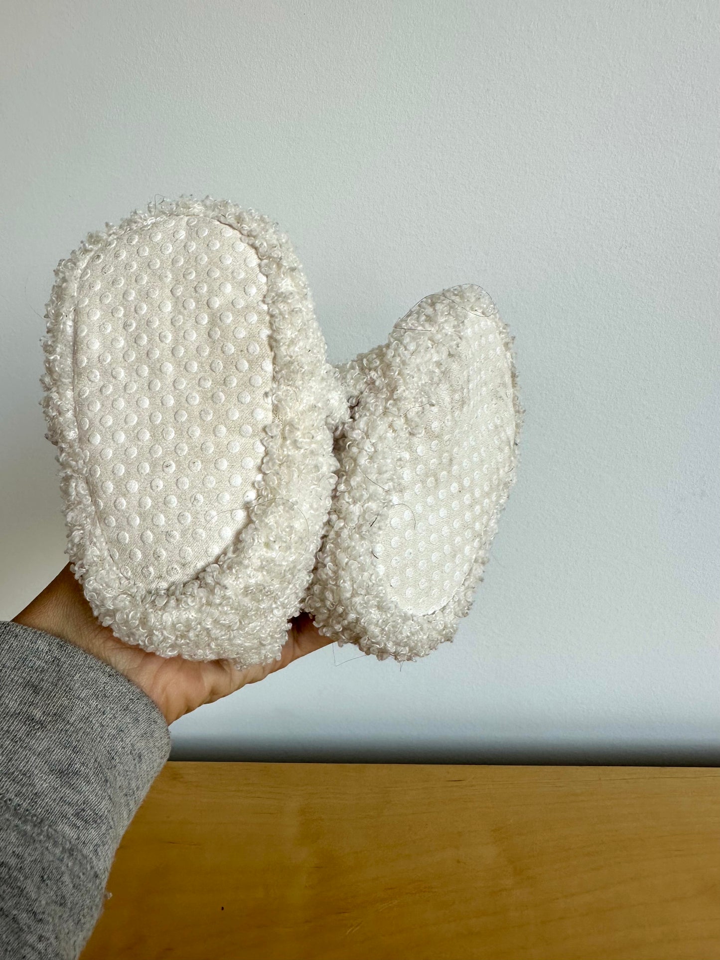 White Bear Slippers / 6-12m