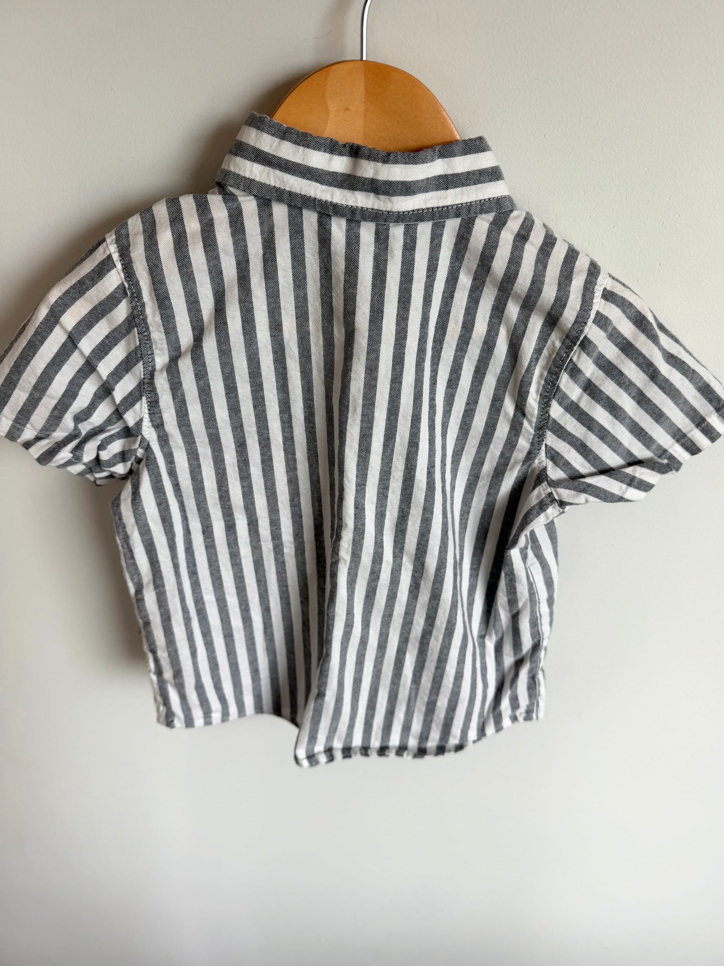 Navy Vertical Stripe Button Up T-shirt / 3T
