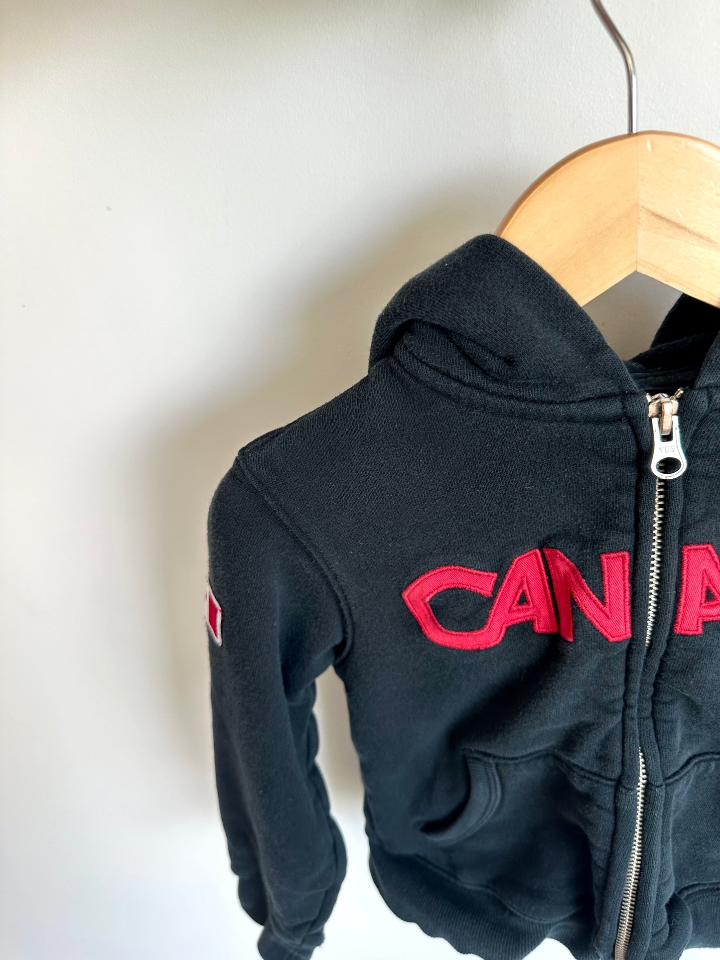 Canada Black Hoodie / 3T