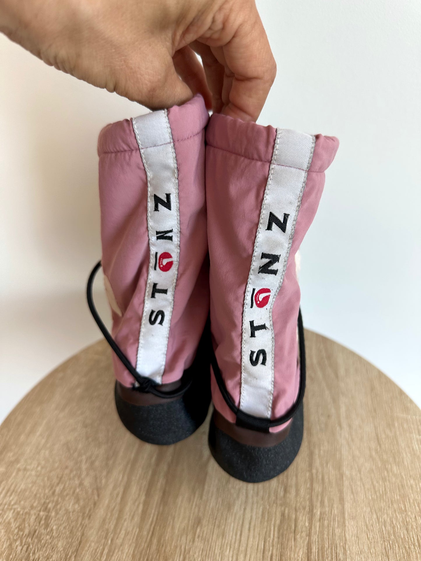 Waterproof Stonz Flower Boots / Medium (Size 3 Infant)