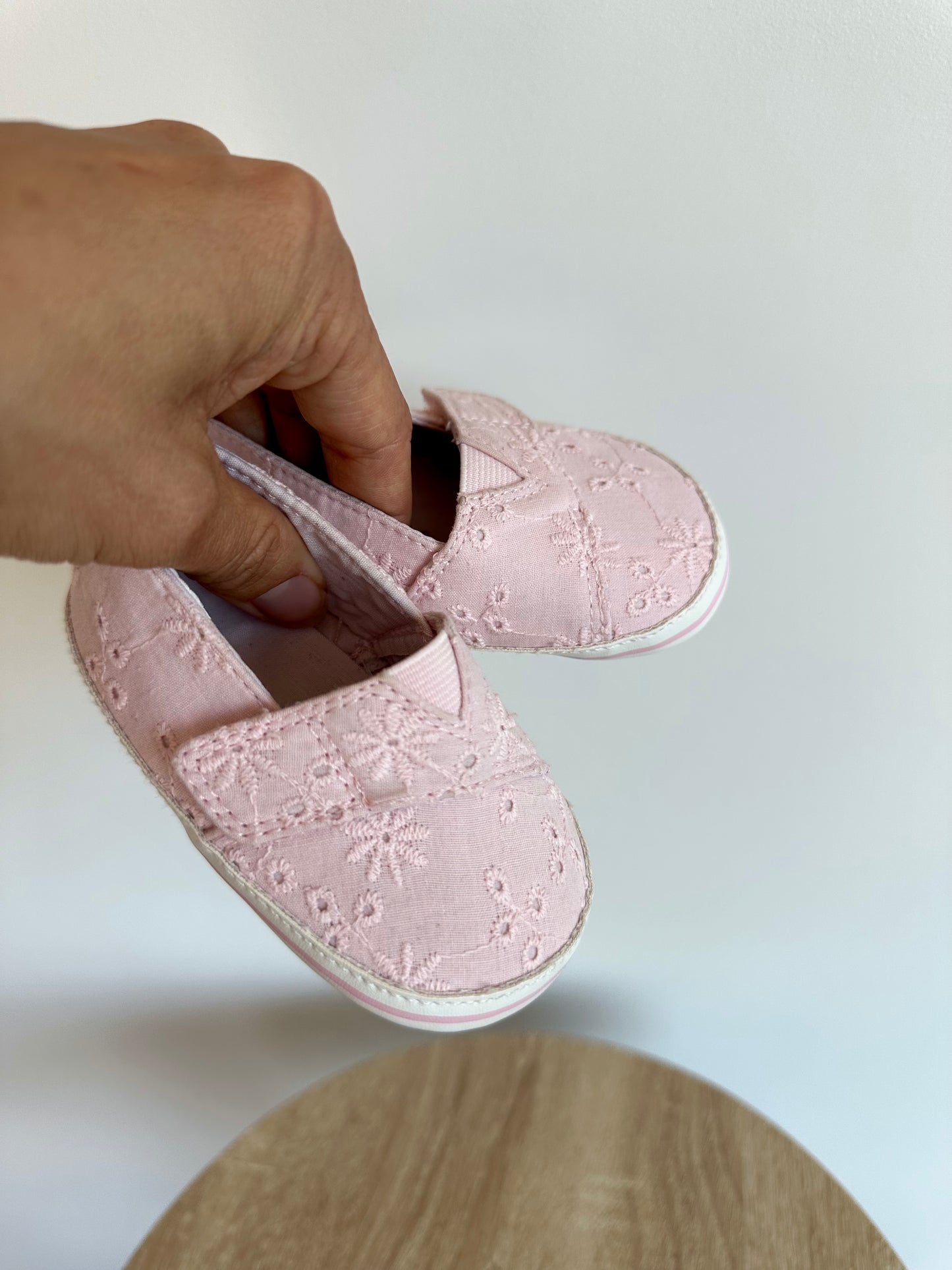 Pink Velcro Soft Sole Shoes / Size 4 Toddler