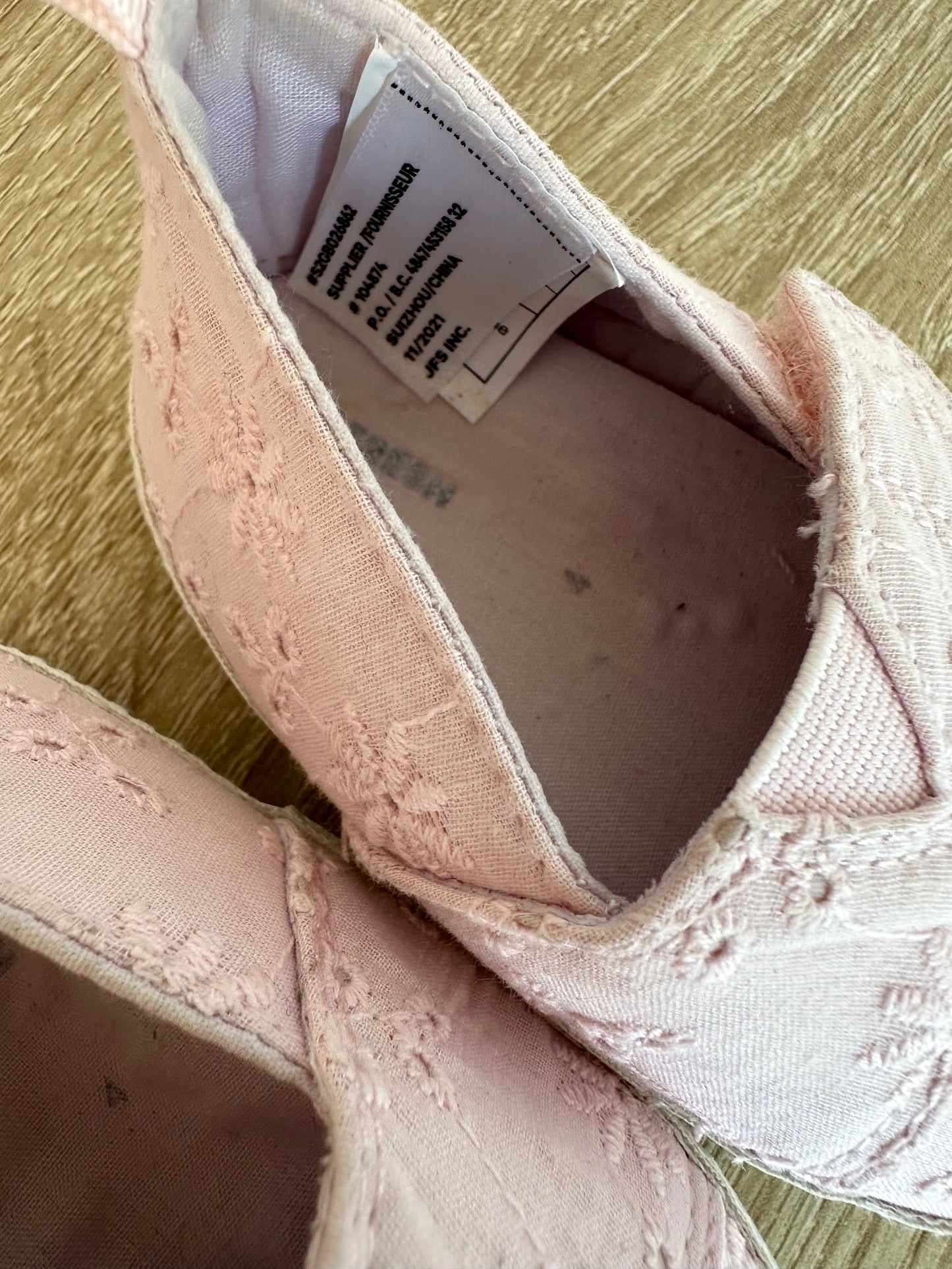 Pink Velcro Soft Sole Shoes / Size 4 Toddler