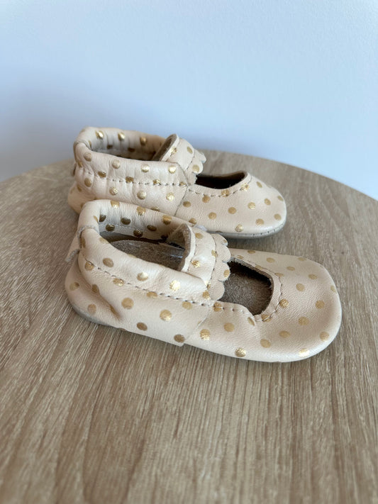Heyfolks Leather Gold Dot Soft Sole Shoe / Size 4 Toddler
