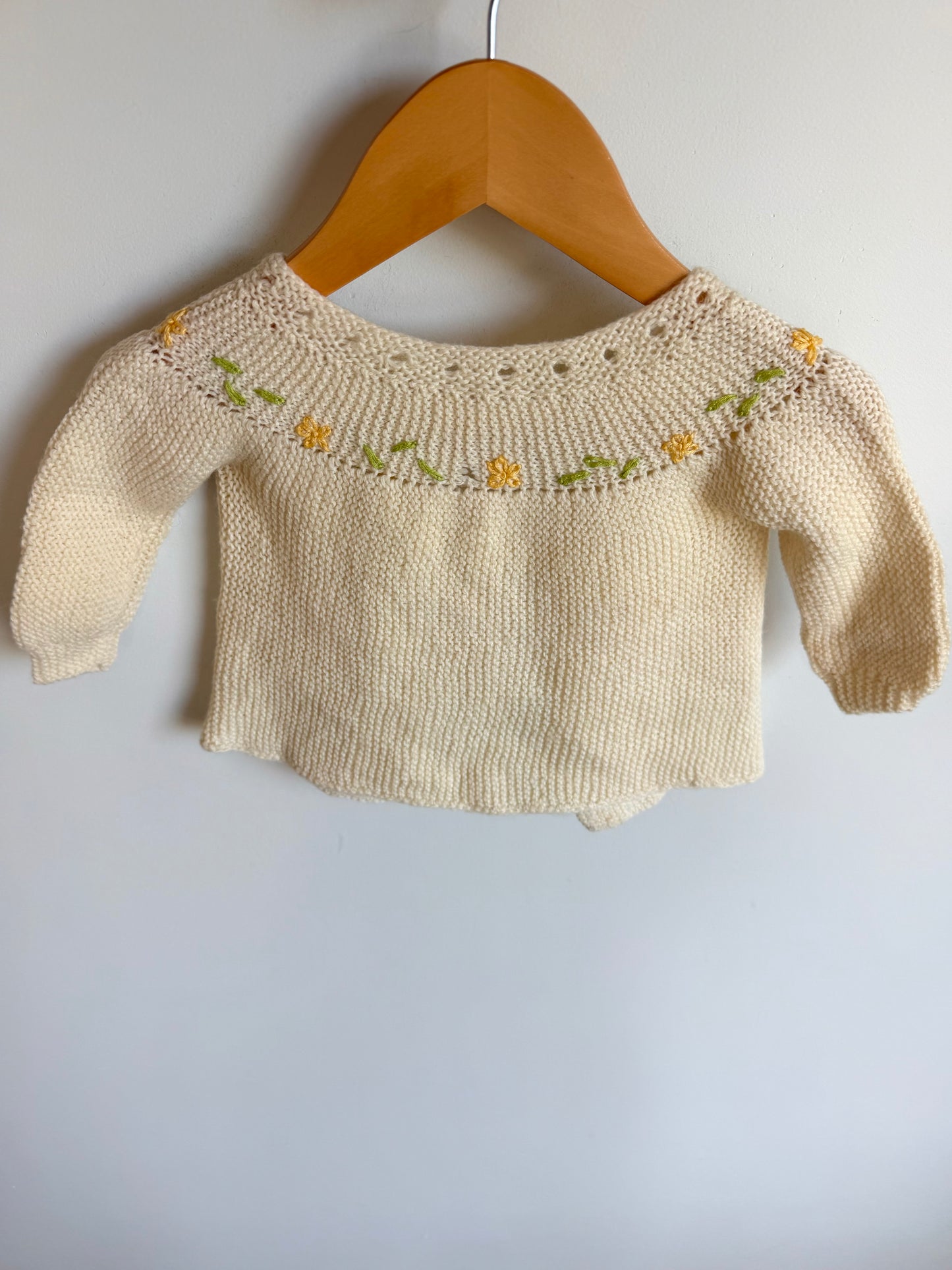 Handmade Knit Cream Floral Sweater + Booties Set / 0-3m?