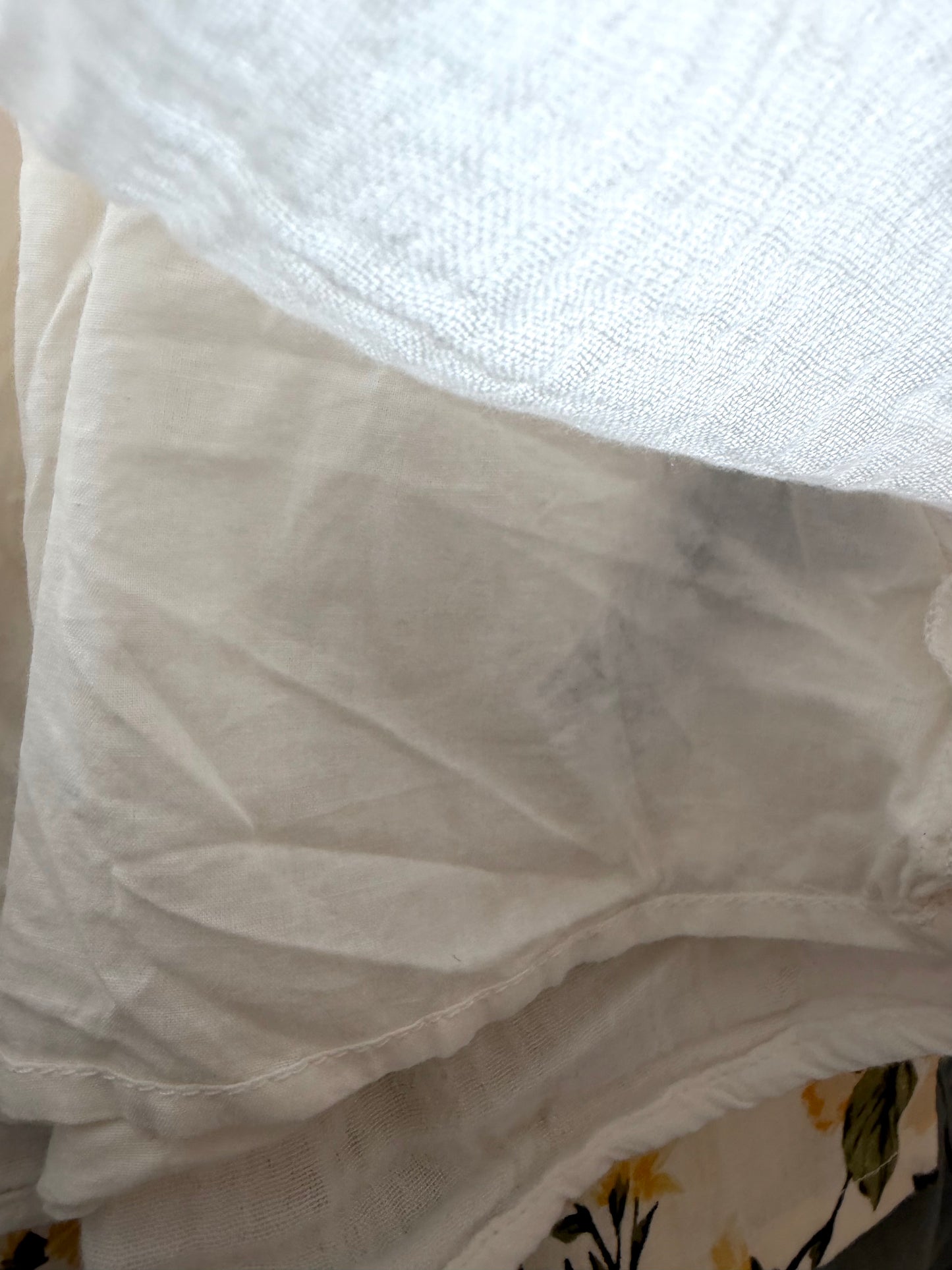White Neck Detail Top / 3-6m