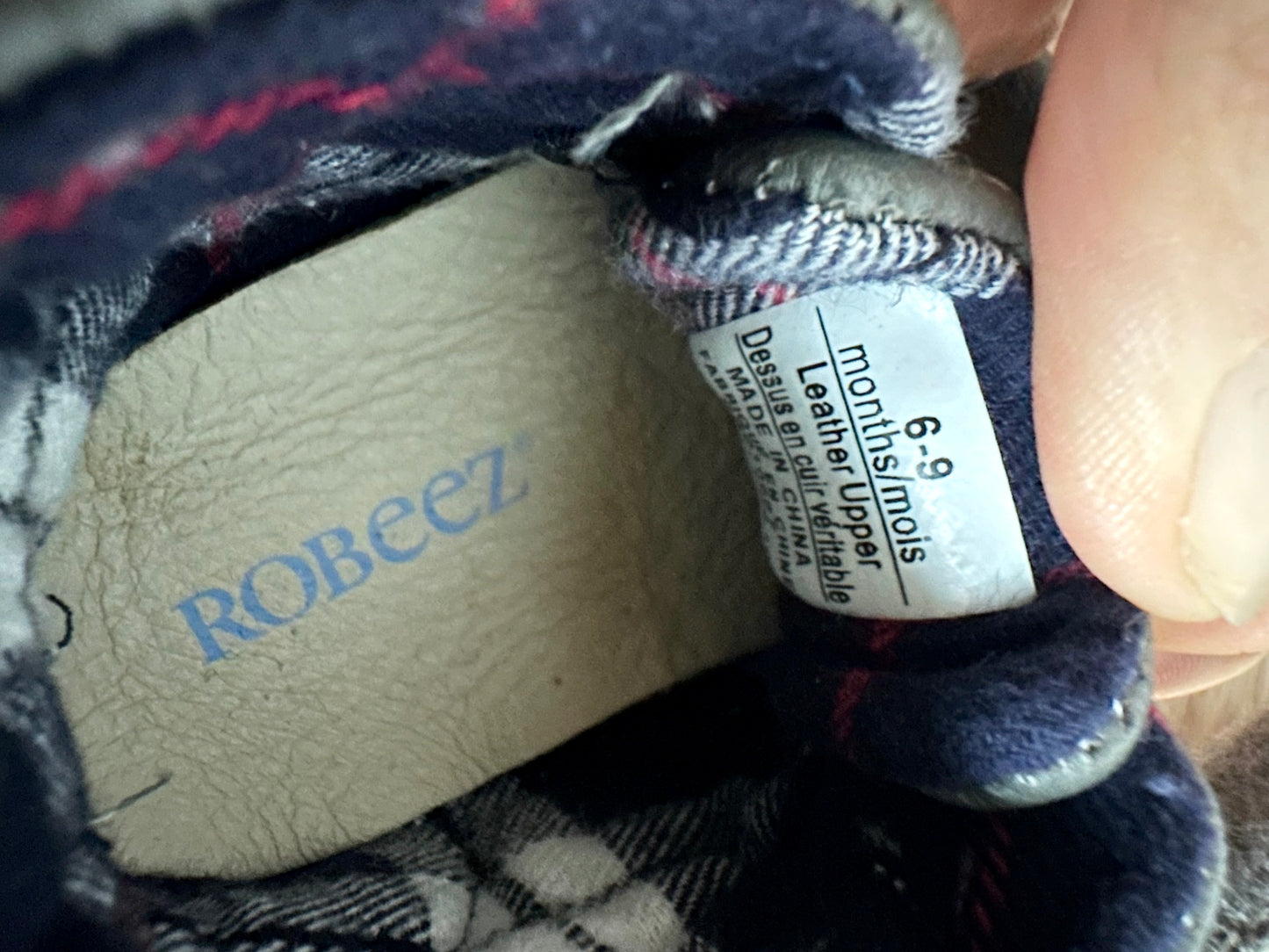 Robeez Charcoal Shoes / 6-9m