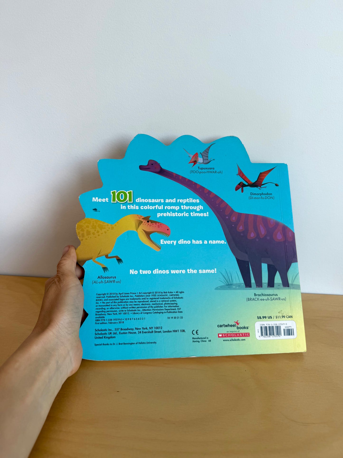 101 Dinosaurs and Other Prehistoric Reptiles Book / 0-3 years (No Shipping)