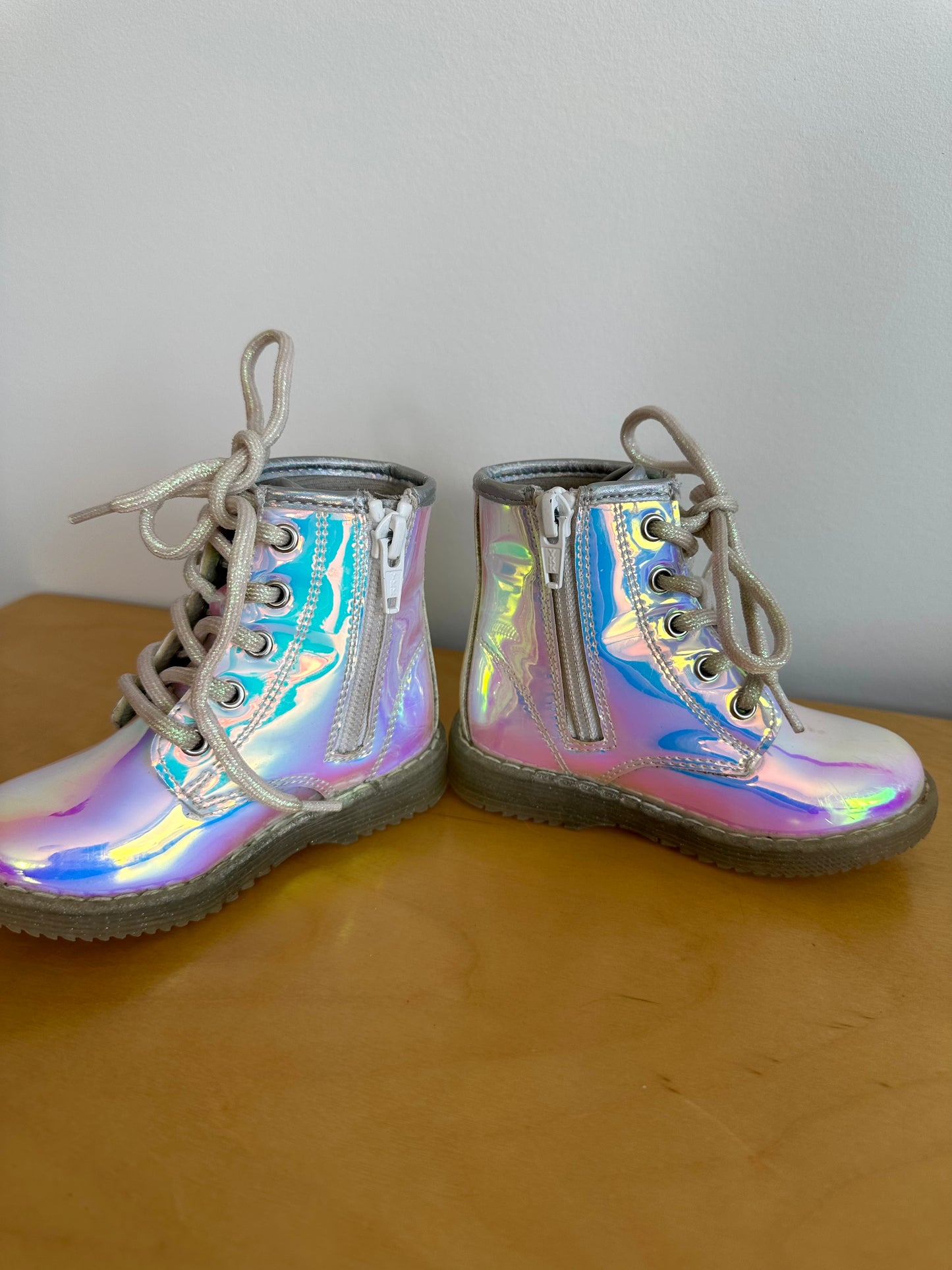 Iridescence Boots / Size 6 Toddler