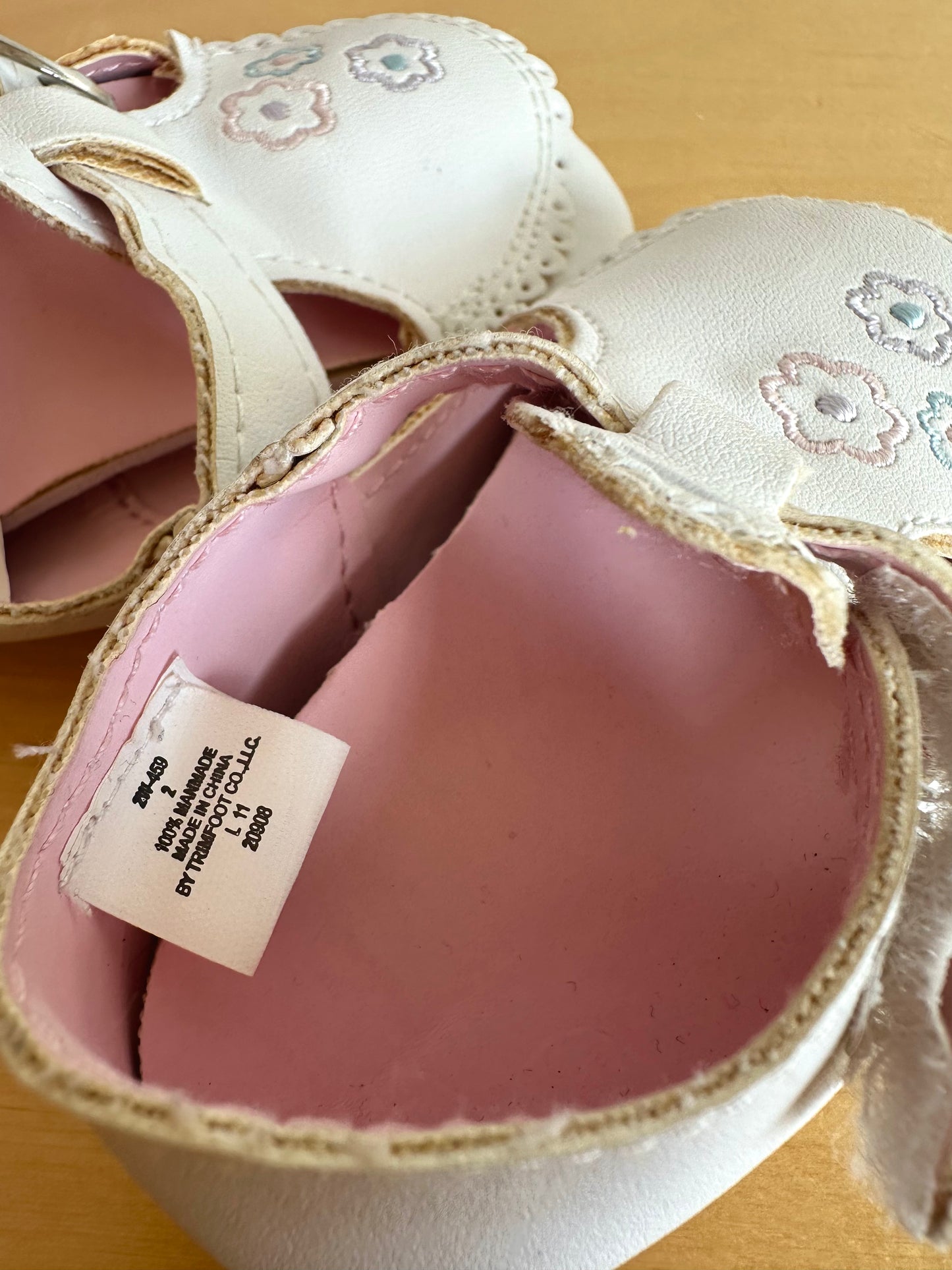 White Floral Velcro Shoes / Size 2 Infant