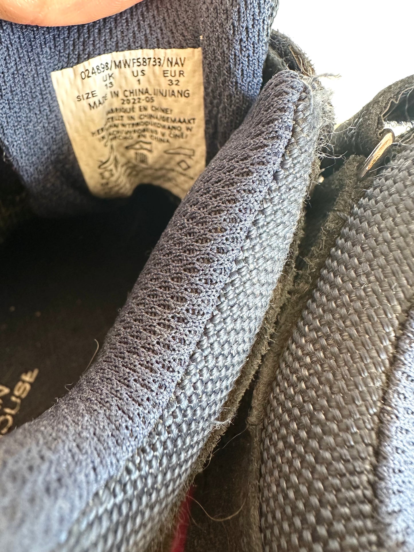 ISODRY Black Sneakers / Size 13 Little Kid