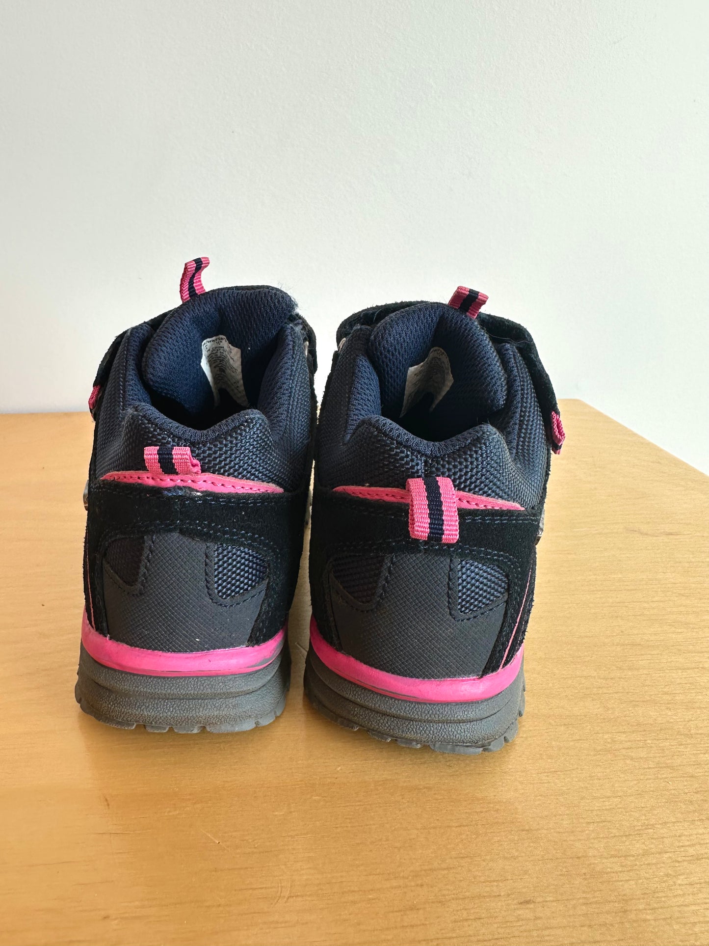 ISODRY Black Sneakers / Size 13 Little Kid