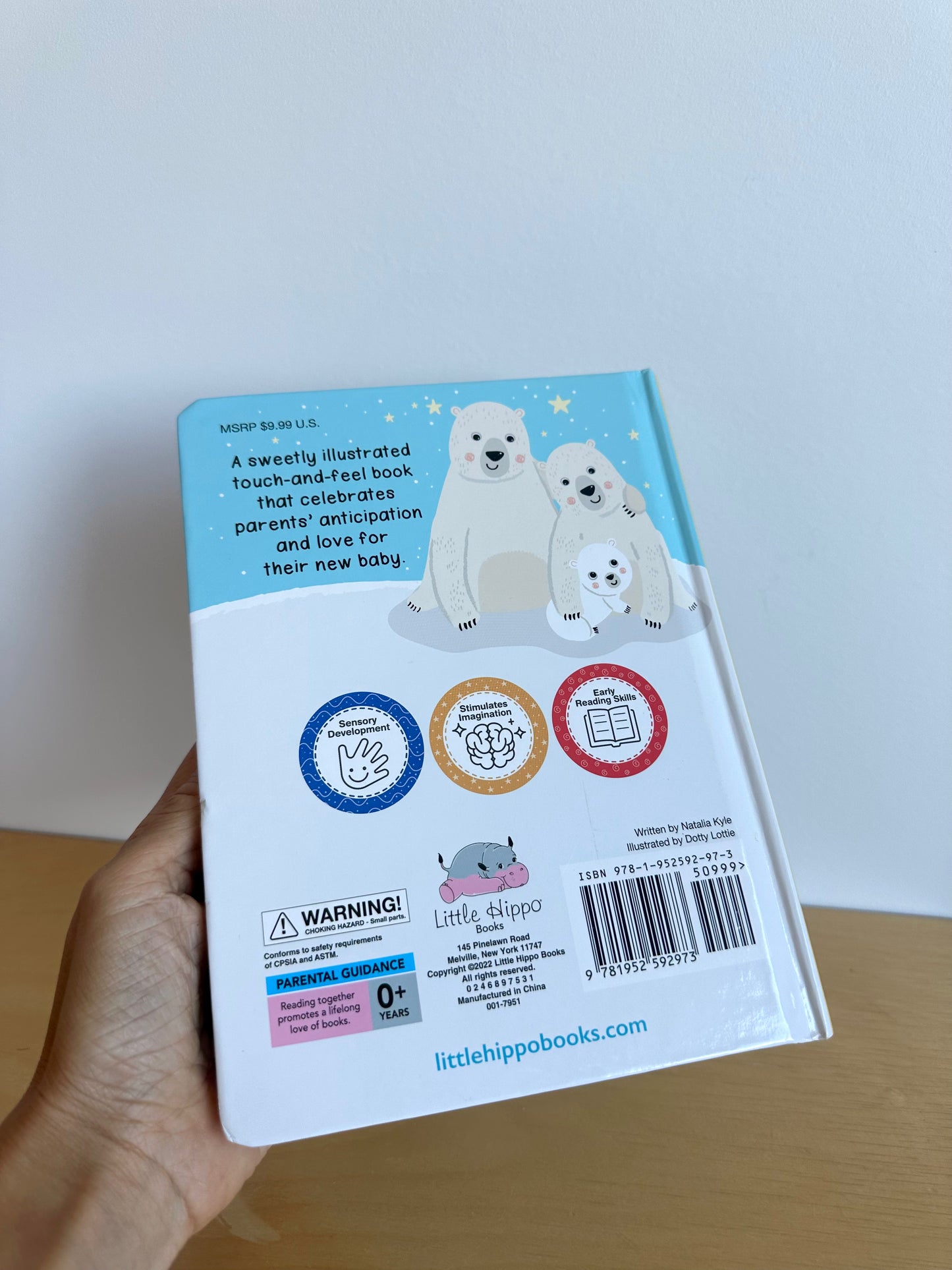 Welcome Baby Sensory Board Book / 0-2 years