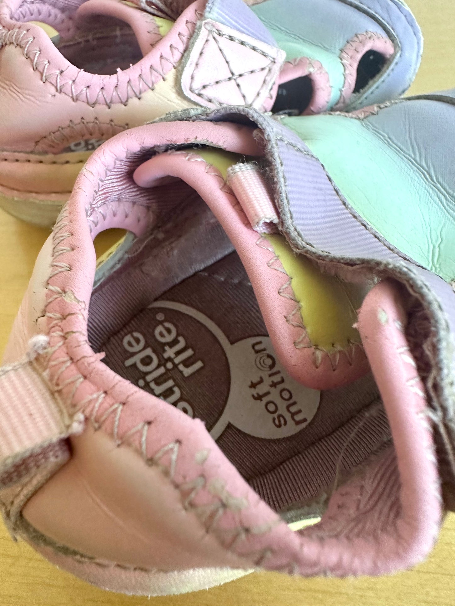 StrideRite Pastel Sandals / Size 4.5W Toddler