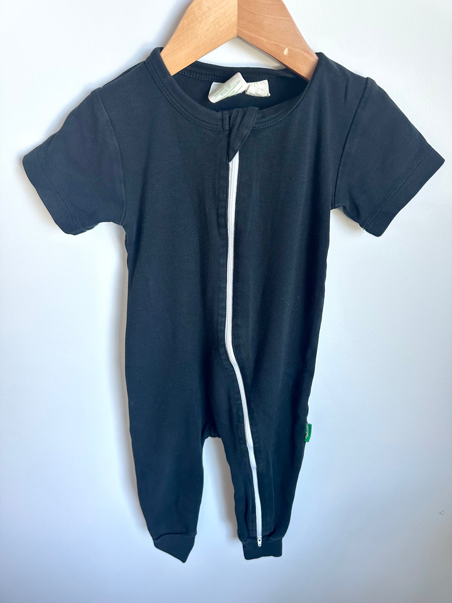 Parade Organic Black T-shirt Sleeper / 2T
