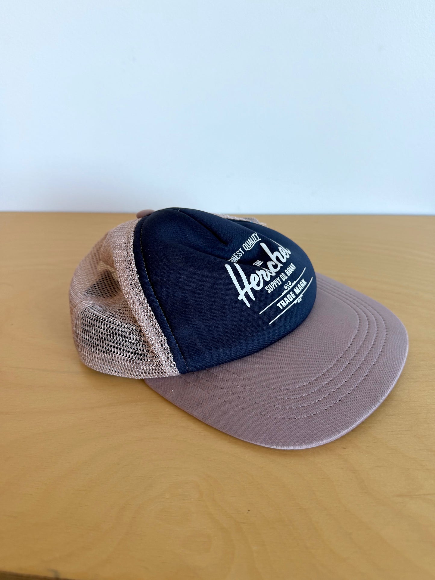Herschel Adjustable Hat / 2-4T?