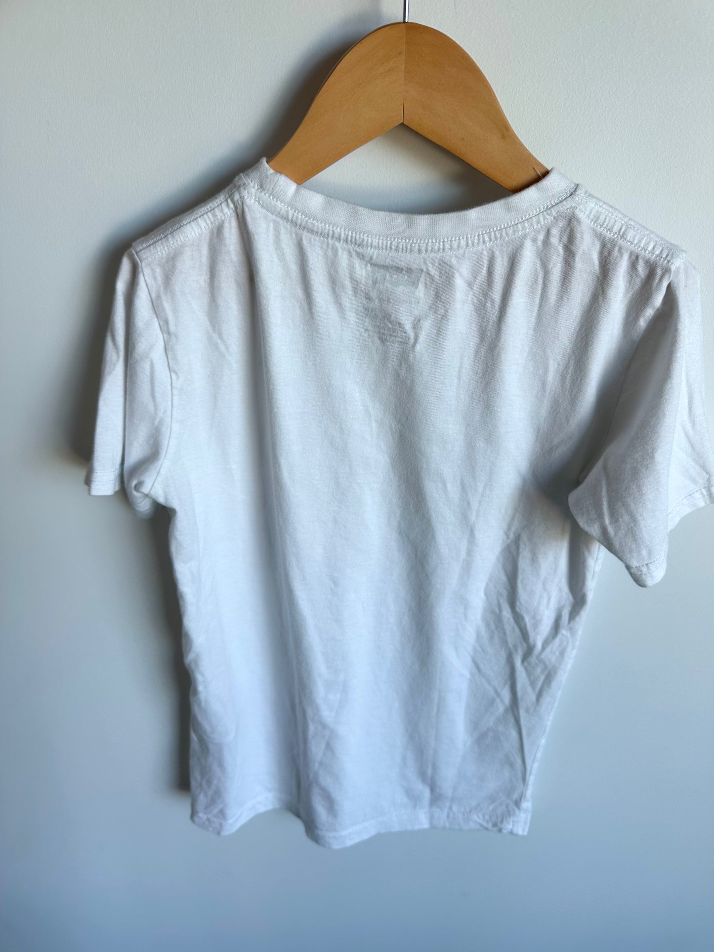 White Levi's T-shirt / 8-10 years