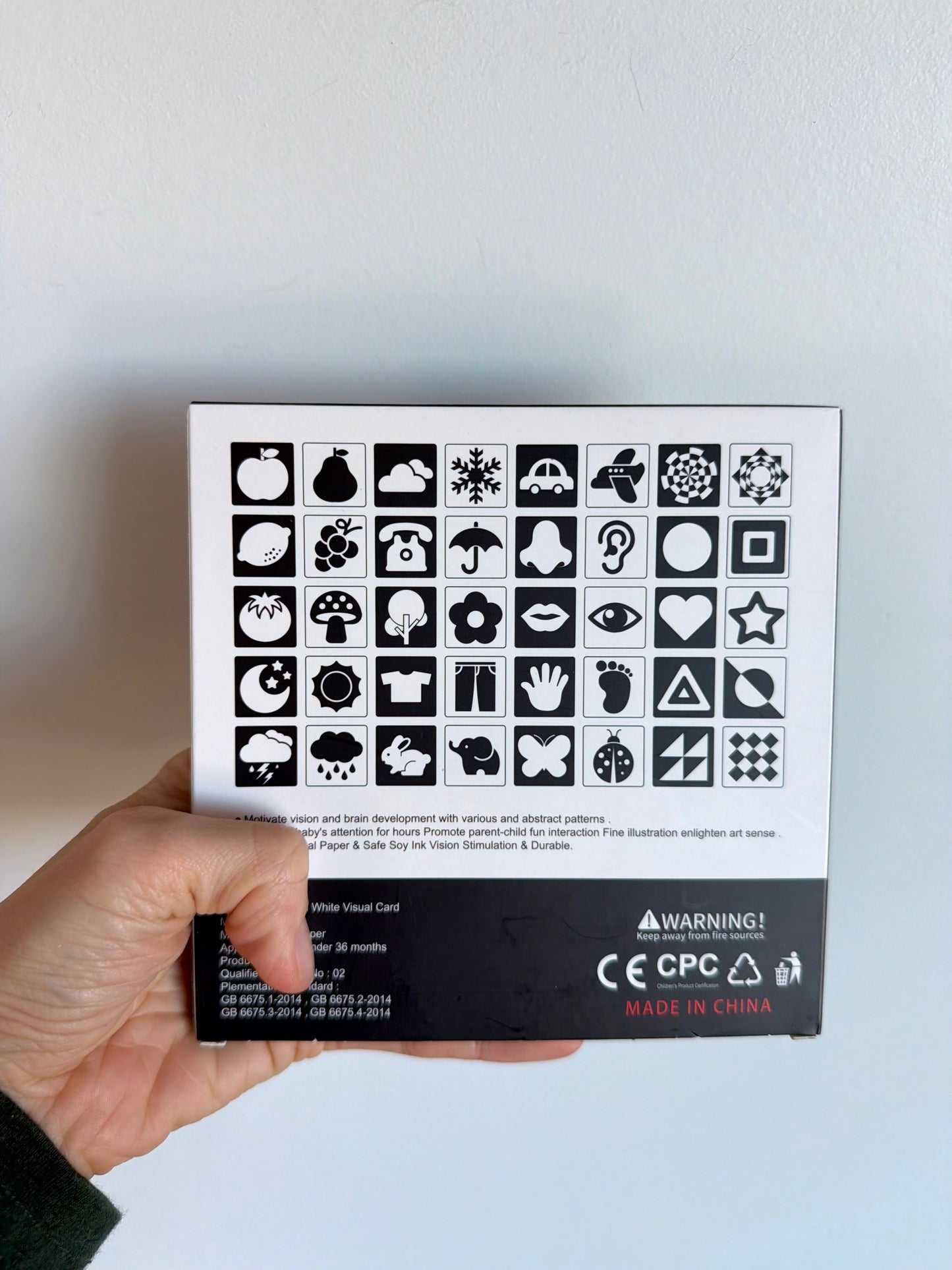 Black + White Vision Trigger Cards / 0-3m