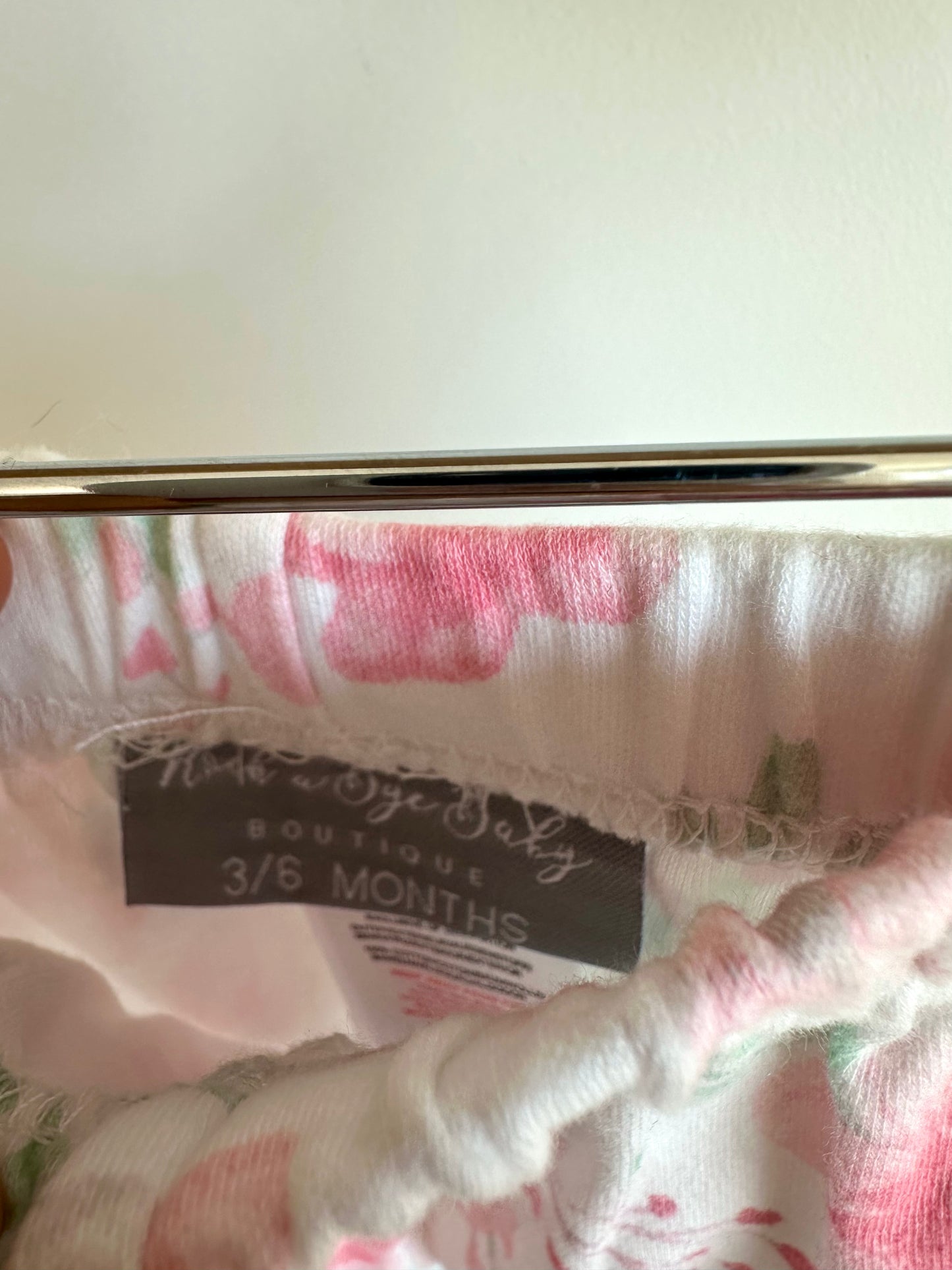 Pink Flower Shorts / 3-6m