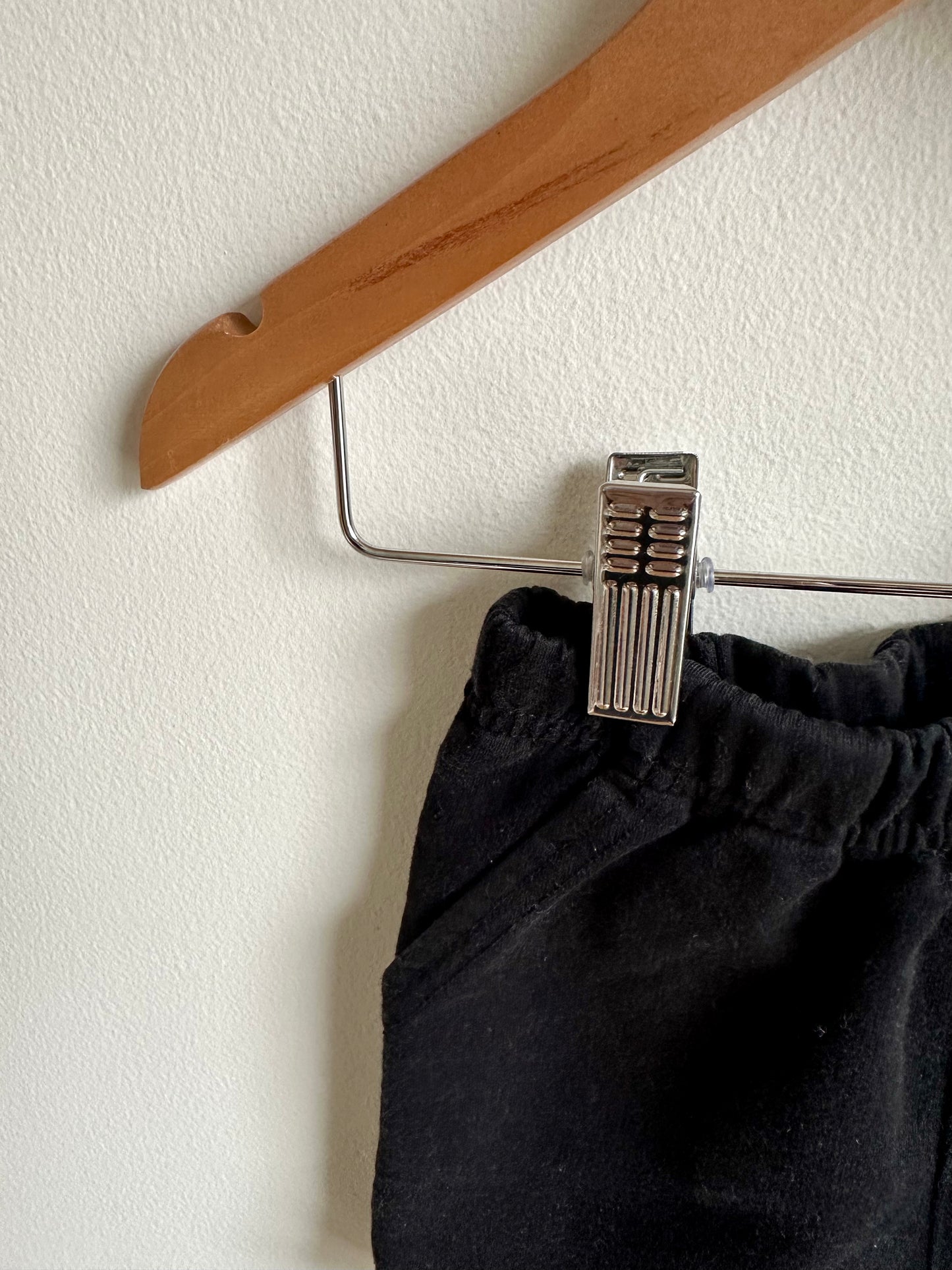 Black Shorts with Elastic Waistband/ 18m