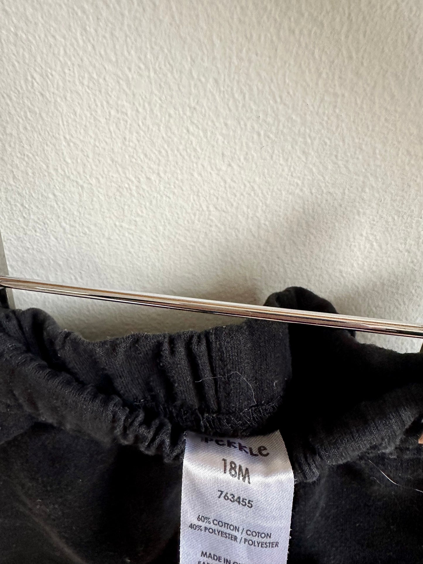 Black Shorts with Elastic Waistband/ 18m