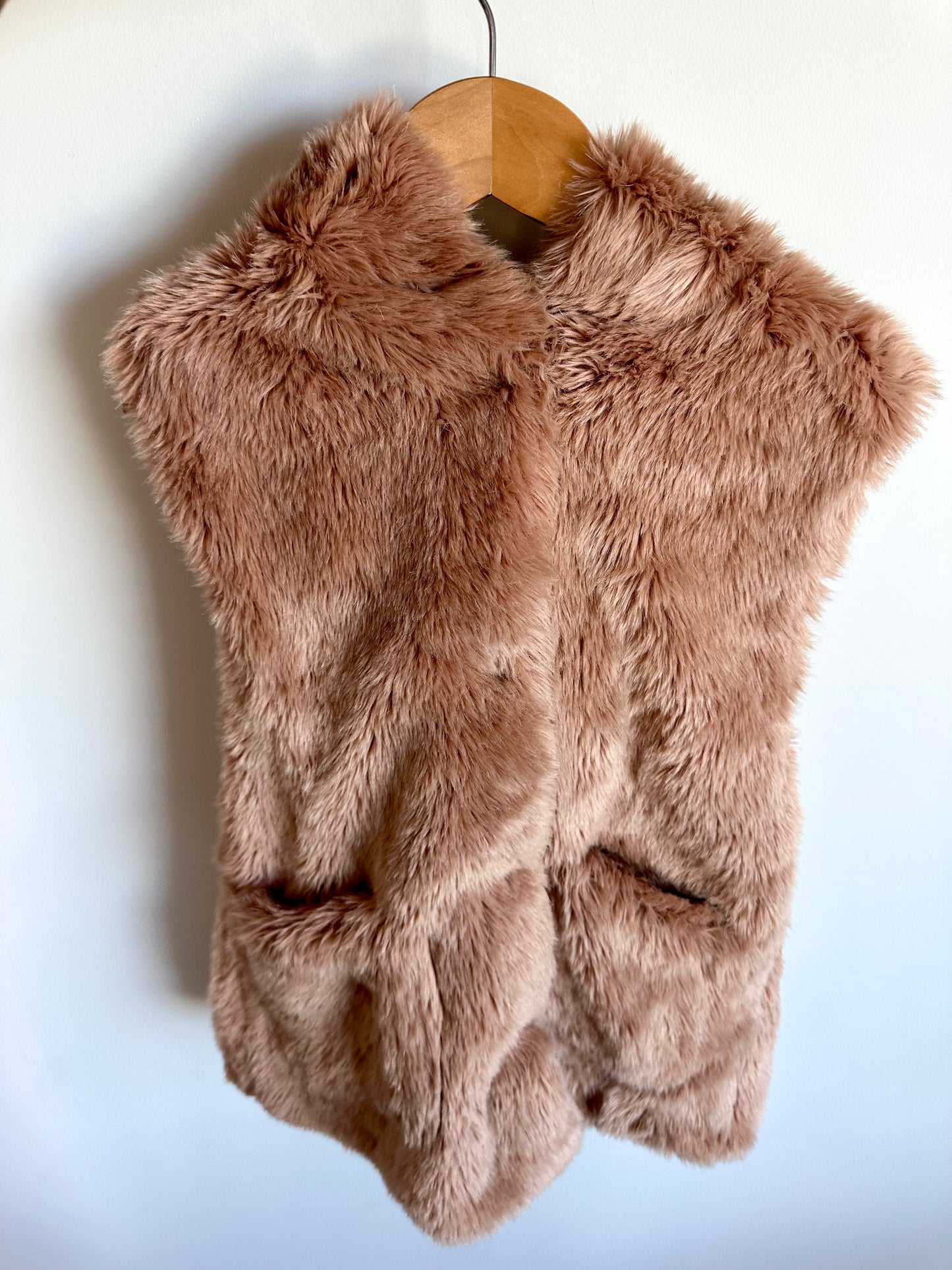 Zara Faux Fur Hooded Vest / 11-12 years
