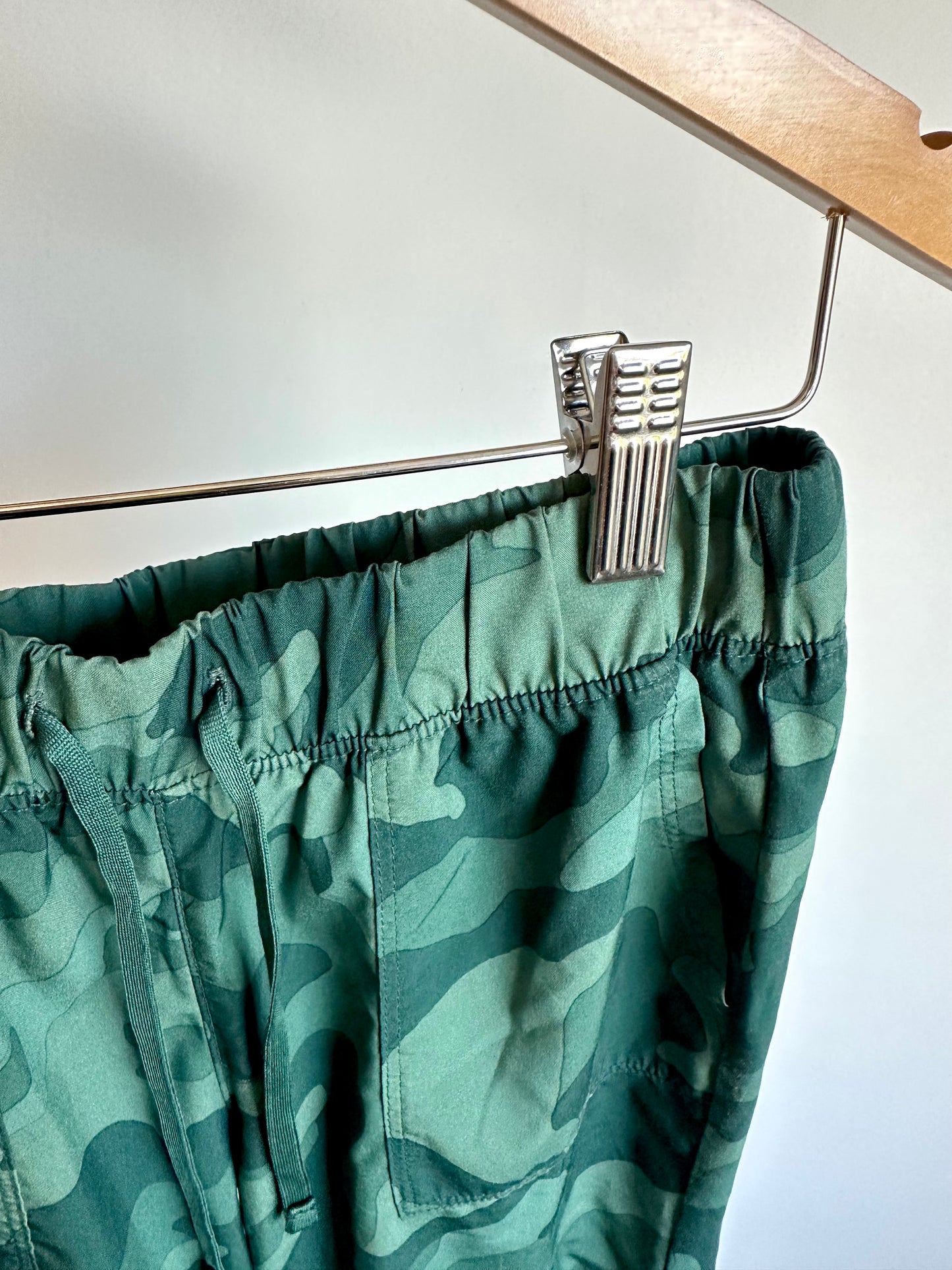 Green Camo Active Pants / 8 years
